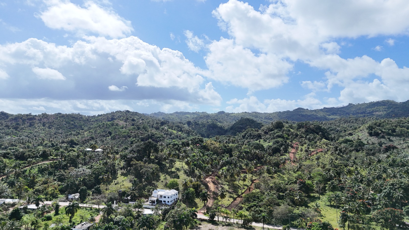 11,445 m² land located in El Limón, just 5 minutes by car from Playa Morón