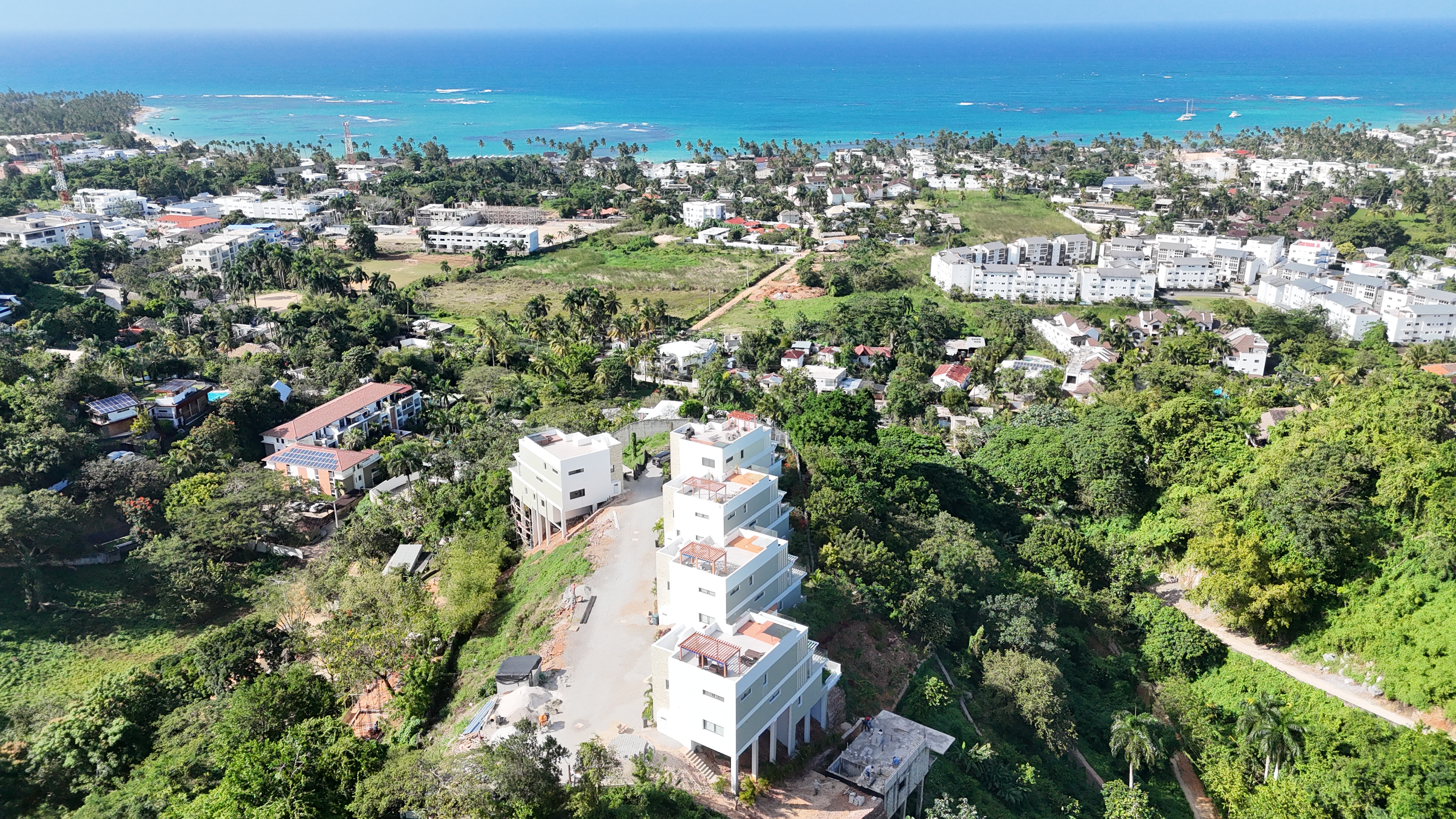 Exclusive residential project of 11 luxury villas in Las Terrenas, located on top of a hill just 600 meters from the beach and the town center.