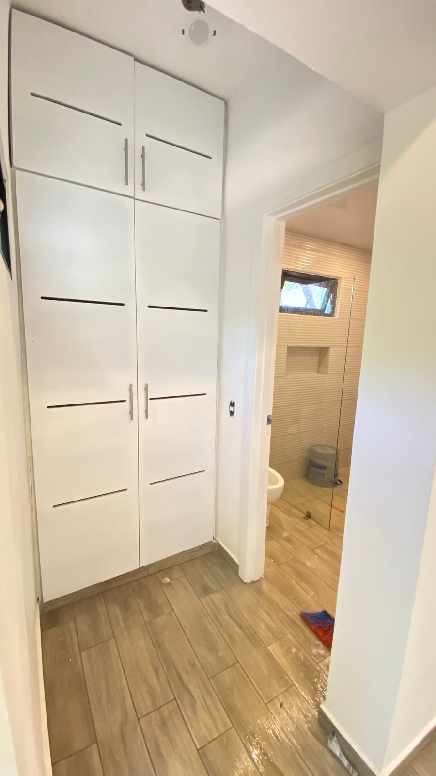 Two Unfurnished Apartments for Long-Term Rent – Comfortable Living Near the Beach