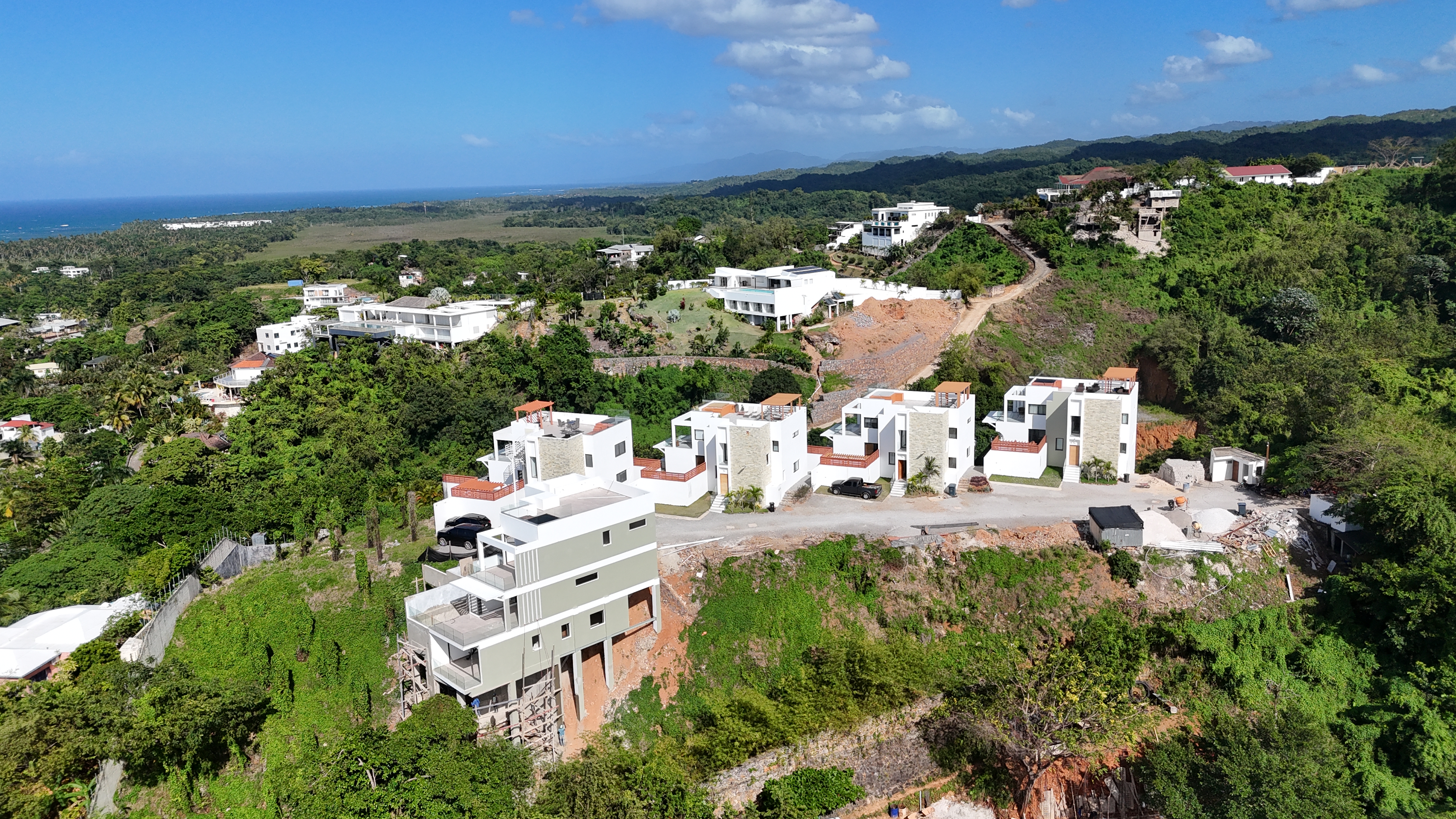 Exclusive residential project of 11 luxury villas in Las Terrenas, located on top of a hill just 600 meters from the beach and the town center.