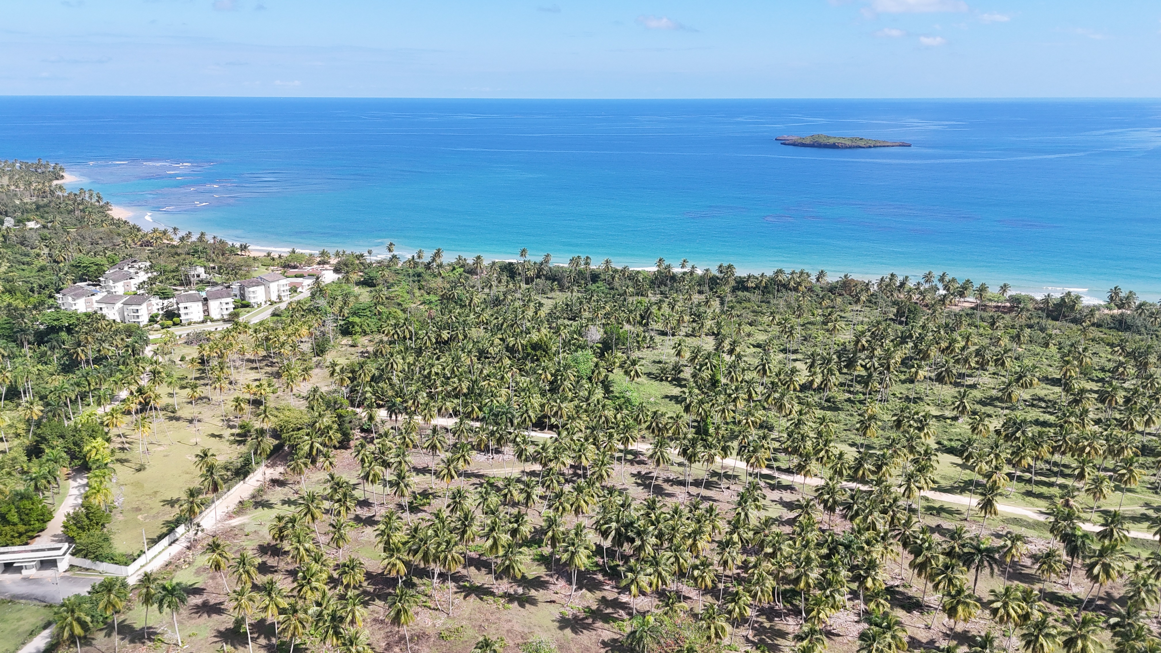 Two-Level House with Large Pool Just 340 Meters from El Limón Beach