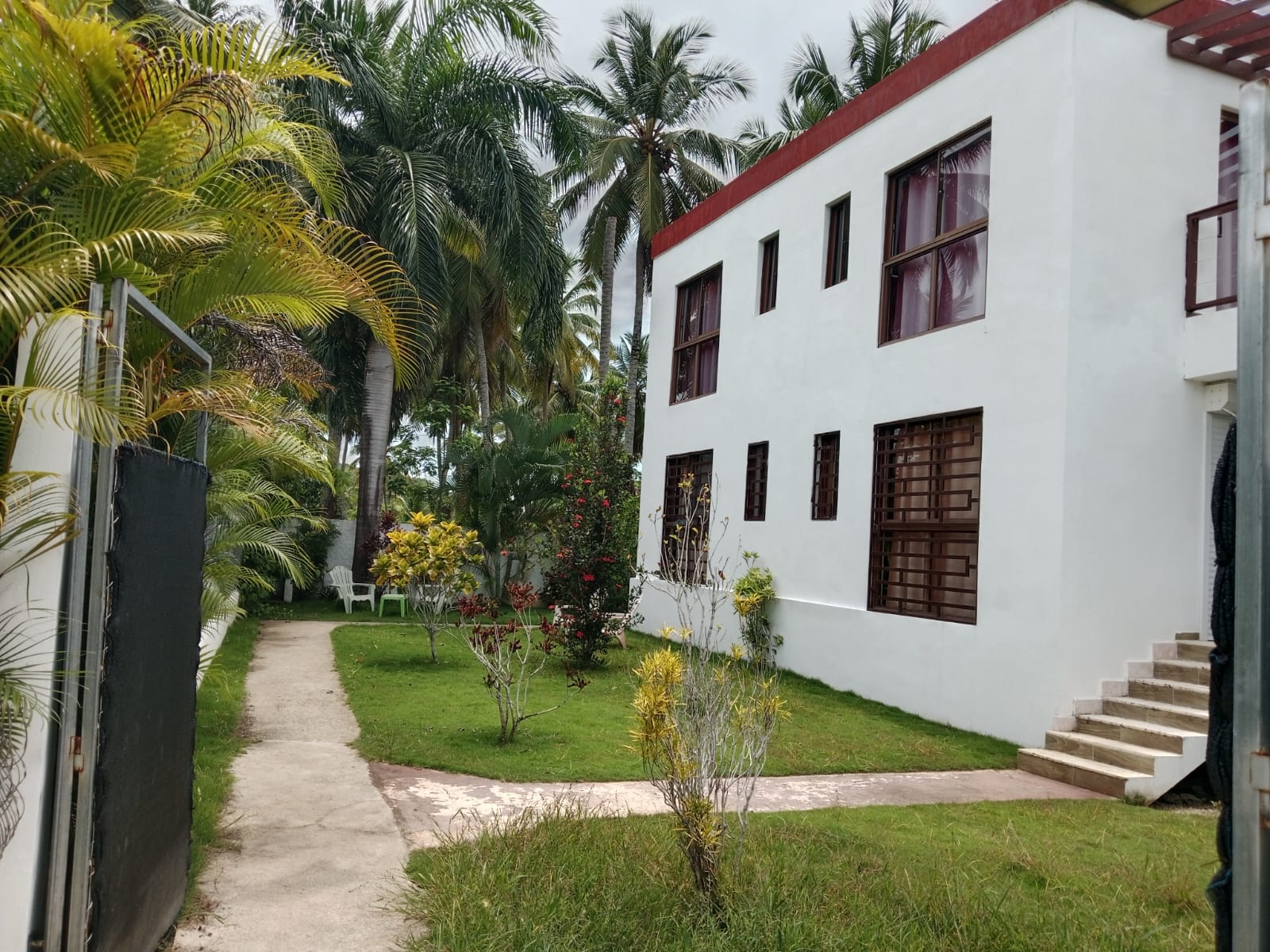 House Just 2 Minutes from the Beach – Two Independent Apartments