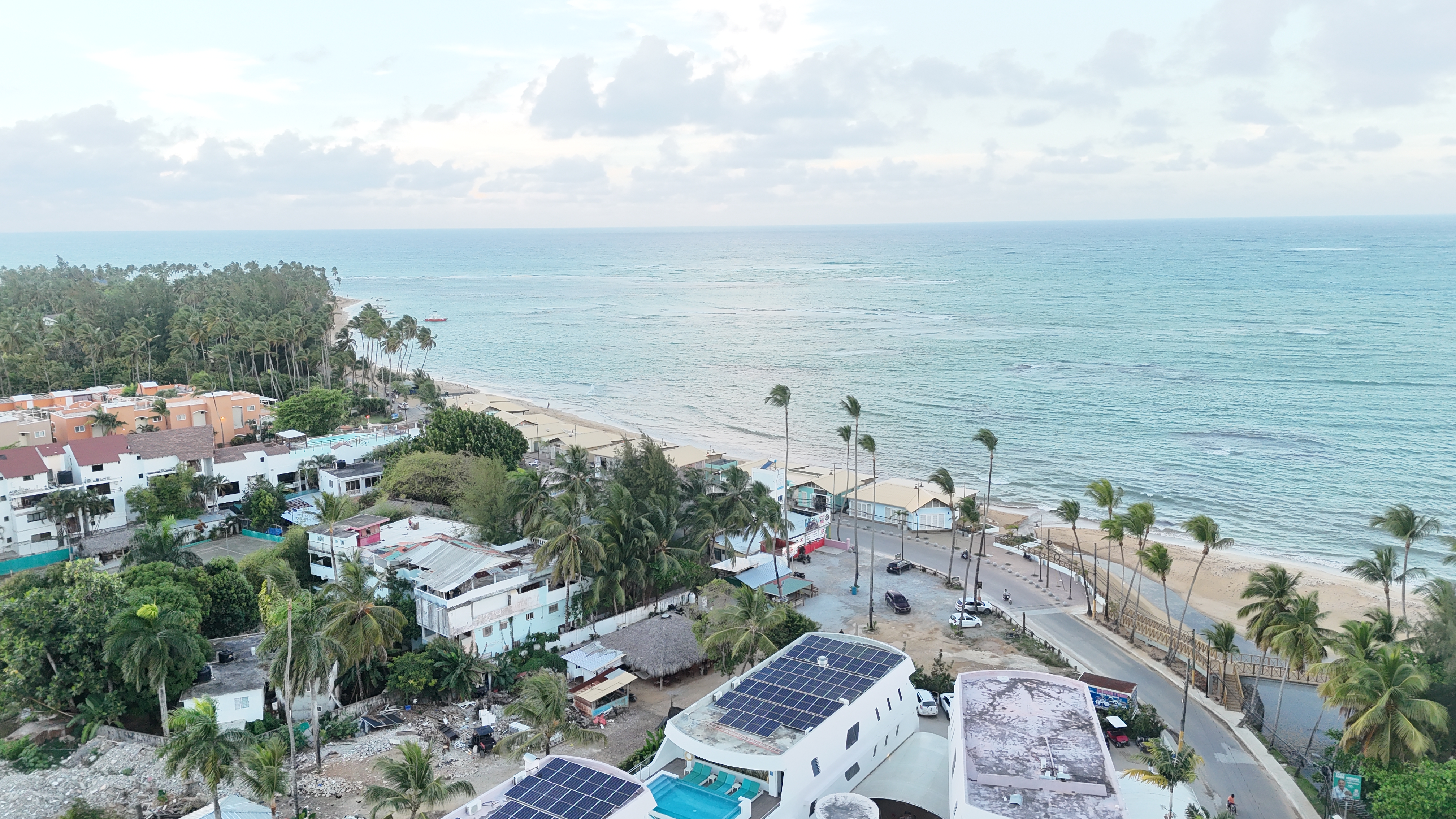 Comfortable Two-Level Home with Pool — Walking Distance to the Beach