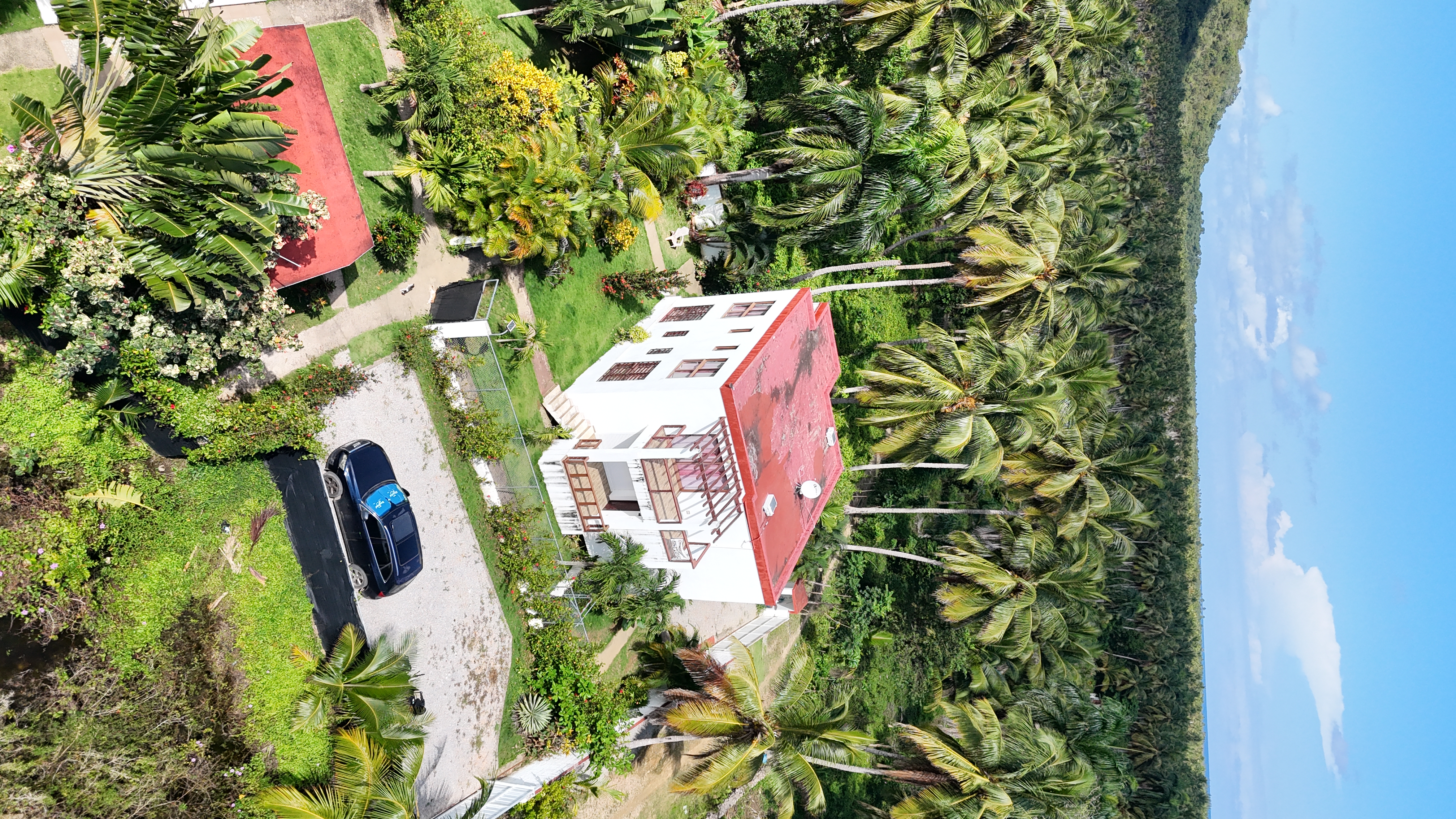 House Just 2 Minutes from the Beach – Two Independent Apartments