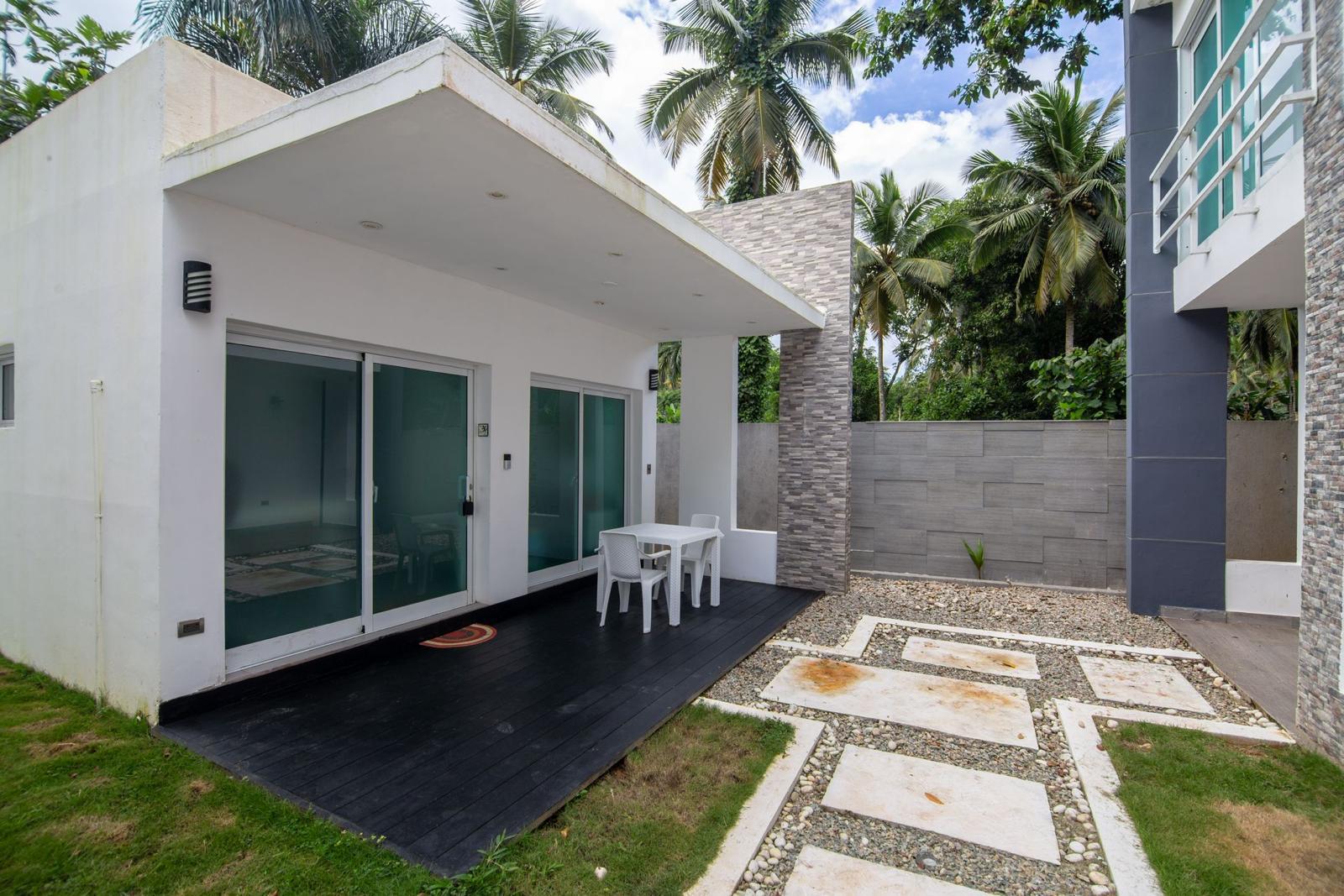 If you’re looking for something simple and very close to the beach