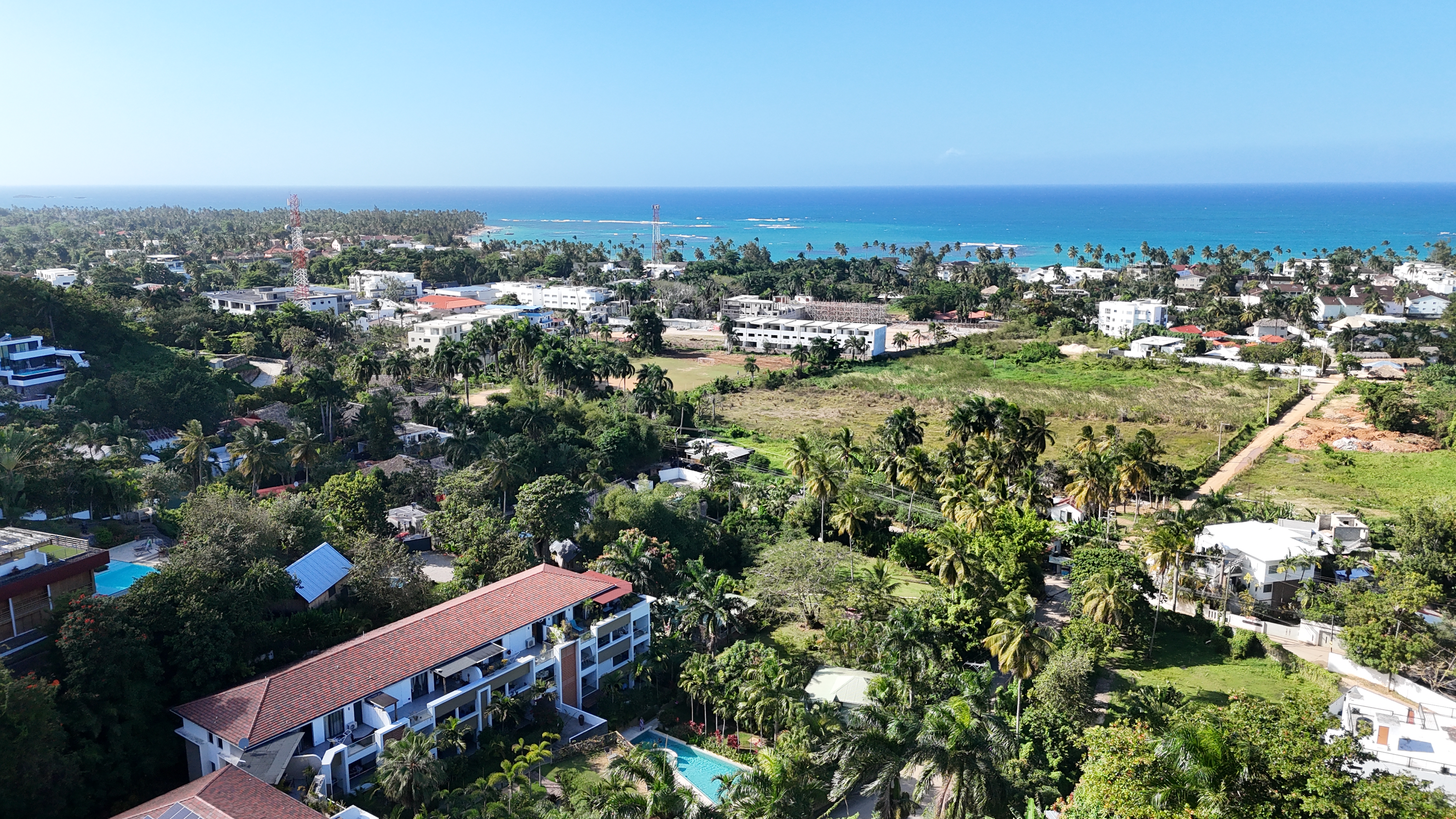 Exclusive residential project of 11 luxury villas in Las Terrenas, located on top of a hill just 600 meters from the beach and the town center.