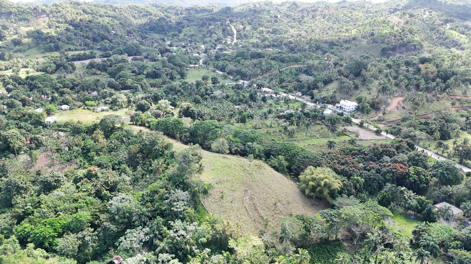 11,445 m² land located in El Limón, just 5 minutes by car from Playa Morón