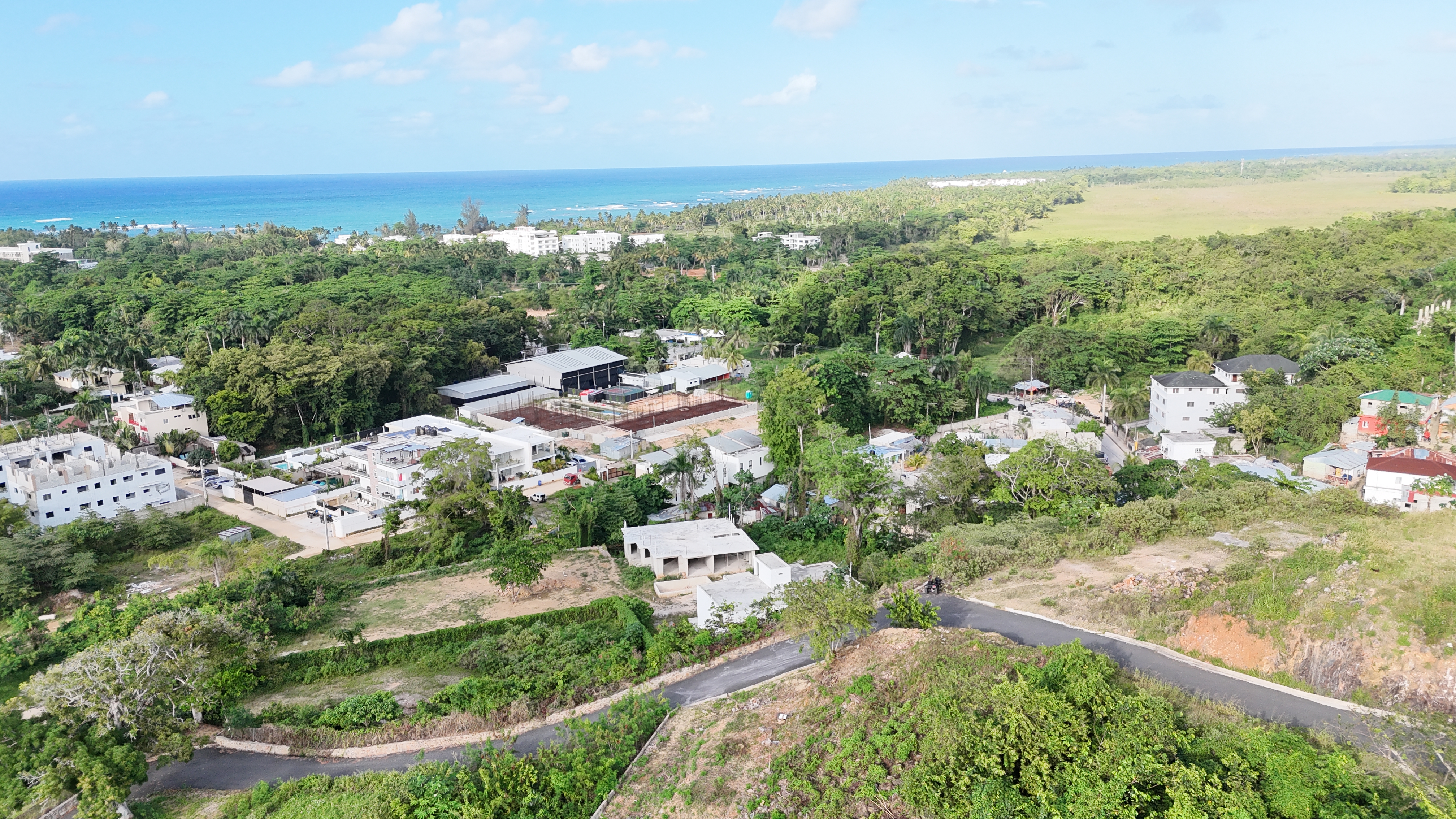 306 m² Ocean-view lot located in a fast-growing area.