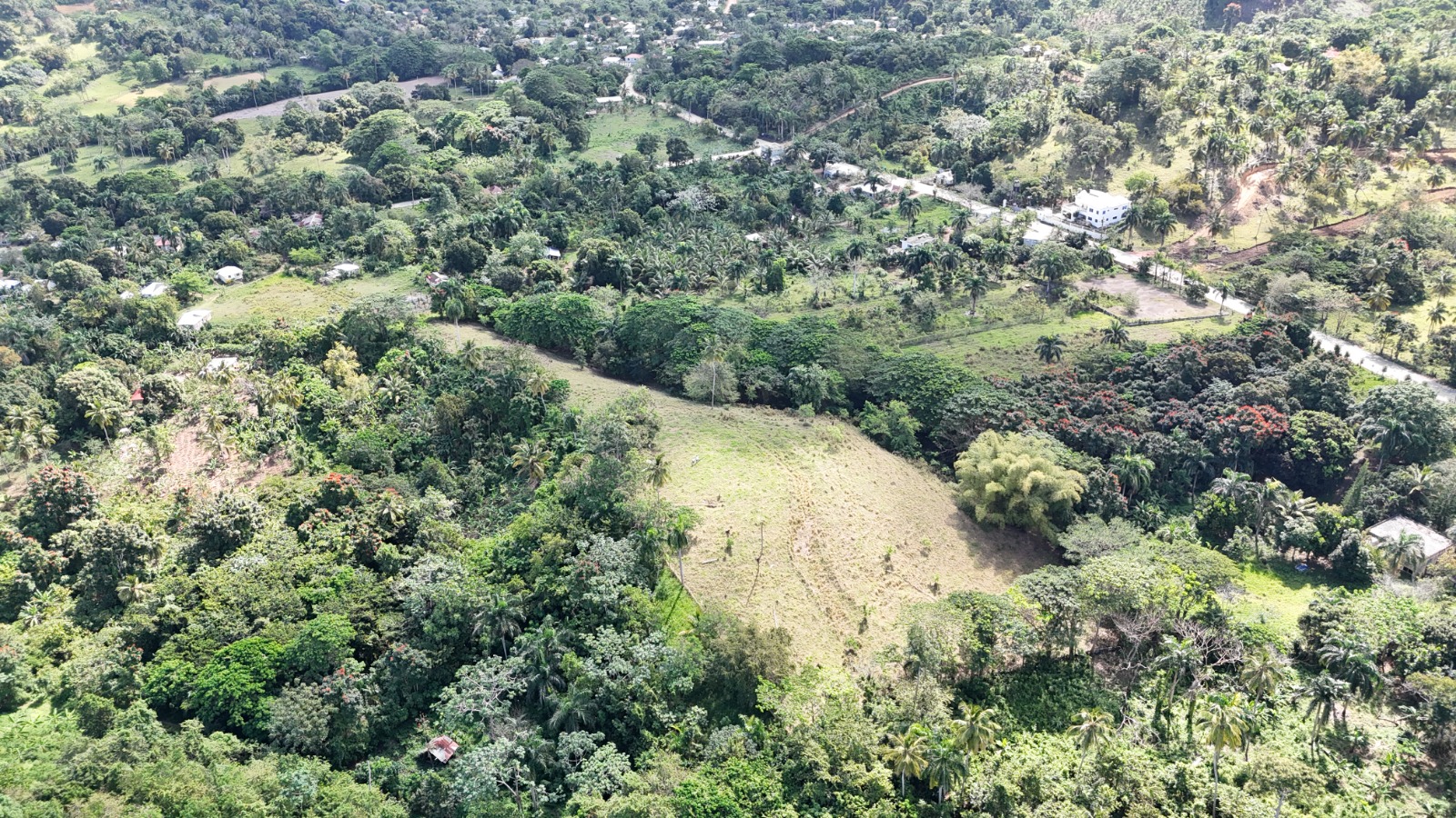 11,445 m² land located in El Limón, just 5 minutes by car from Playa Morón