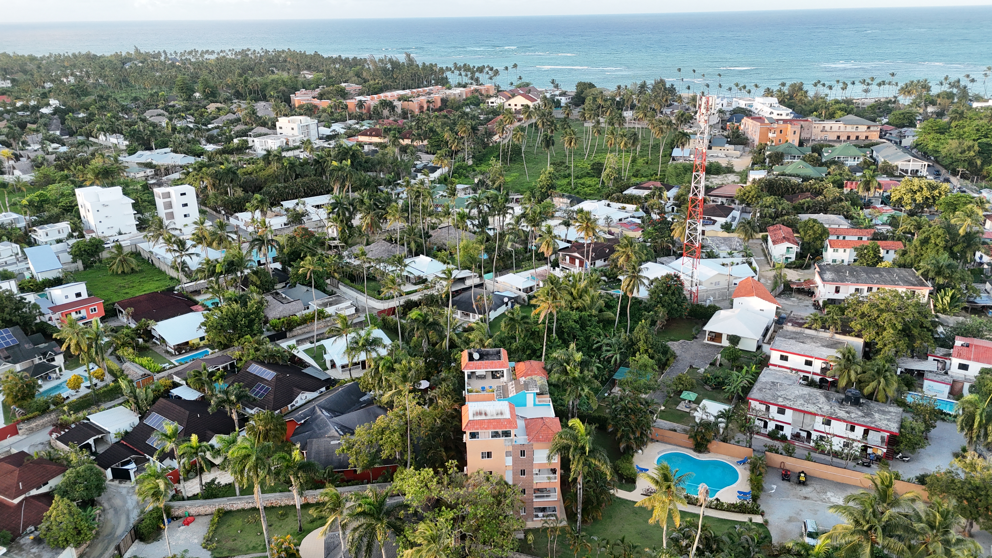 Comfortable Two-Level Home with Pool — Walking Distance to the Beach