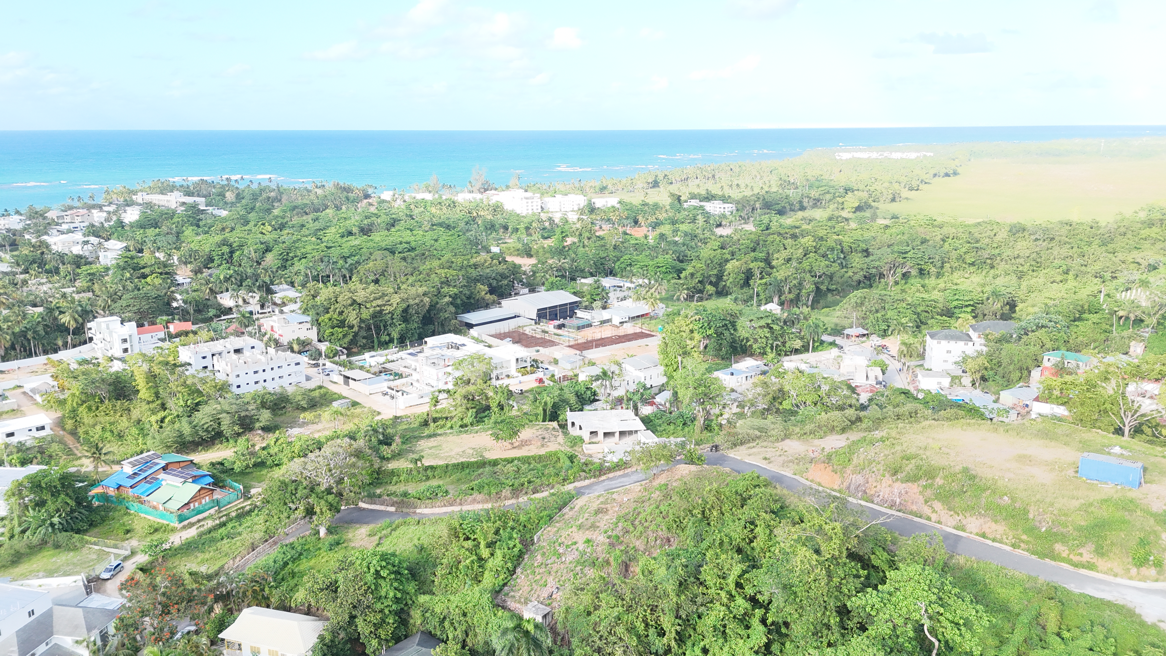 306 m² Ocean-view lot located in a fast-growing area.