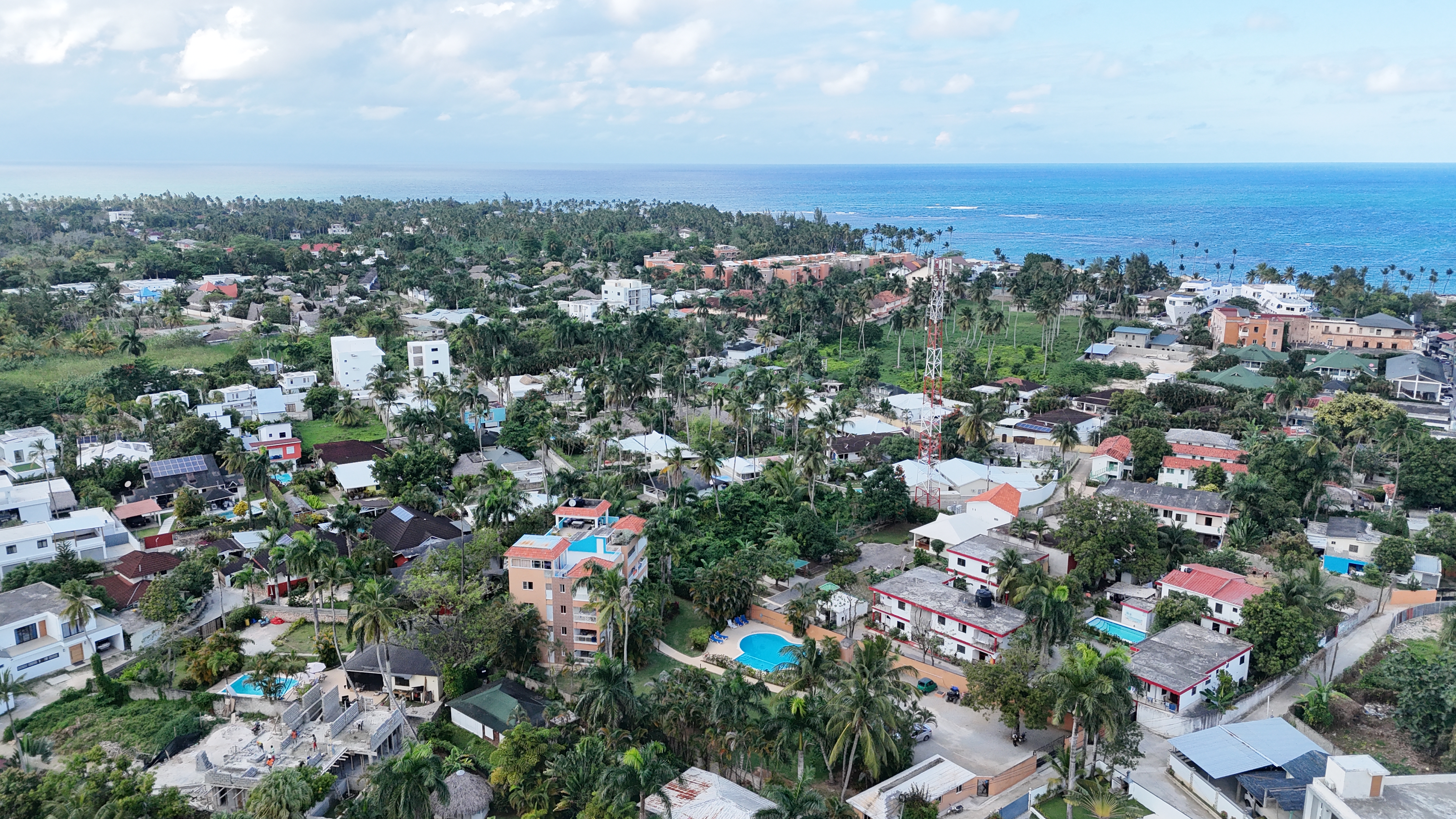 Modern Home with Private Pool and Spacious Outdoor Areas