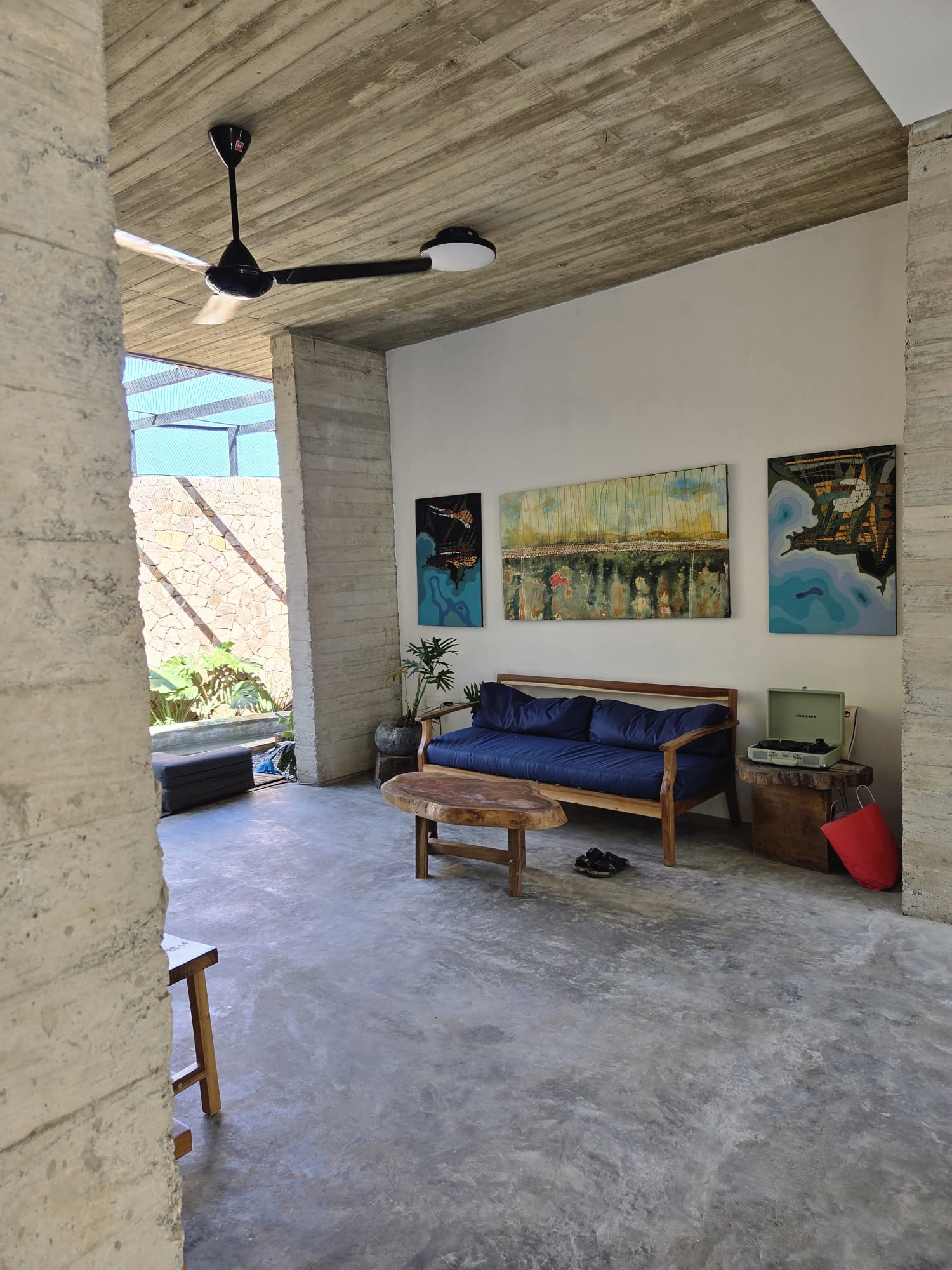 Colonial–Contemporary Style Home