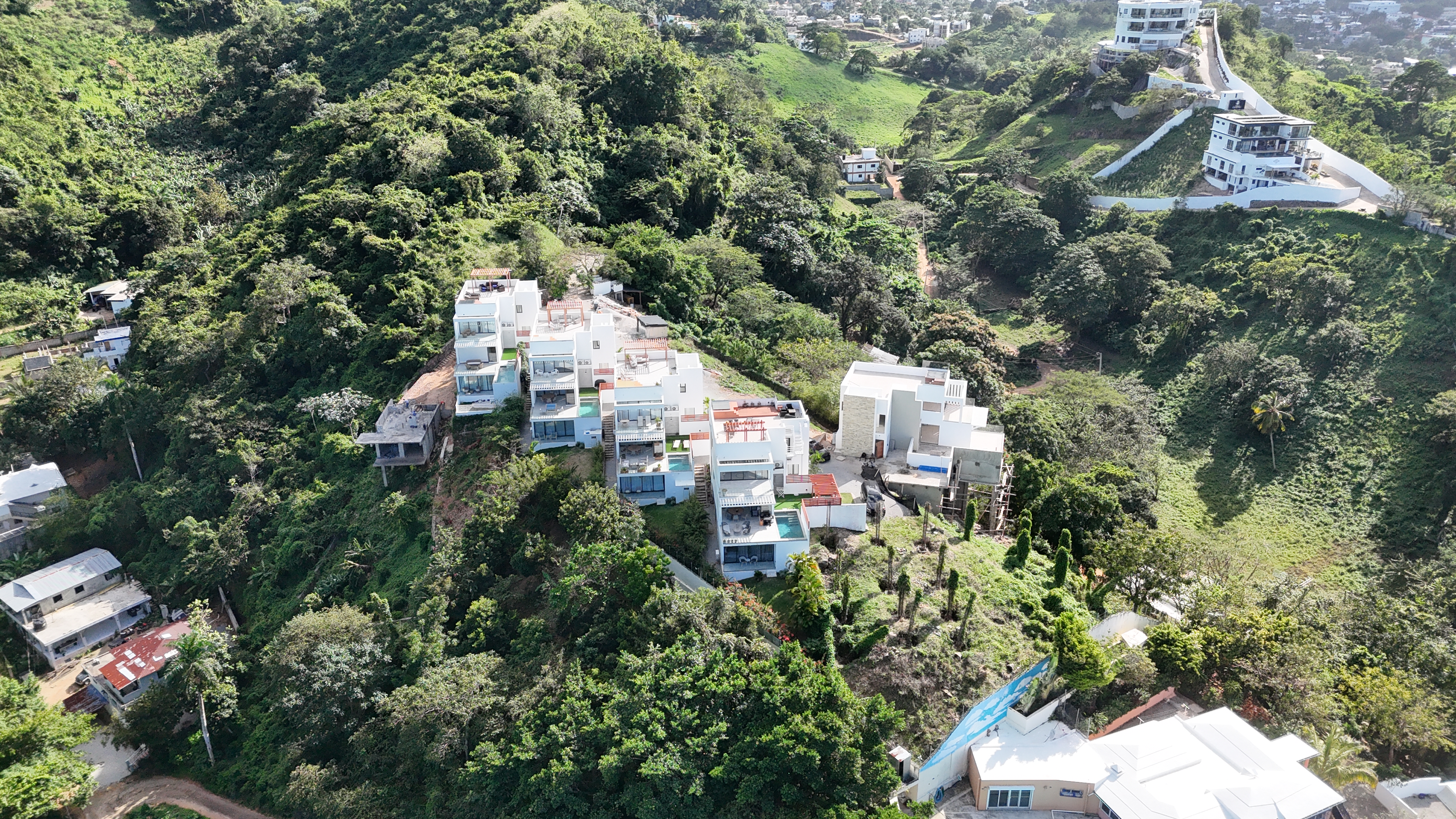 Exclusive residential project of 11 luxury villas in Las Terrenas, located on top of a hill just 600 meters from the beach and the town center.