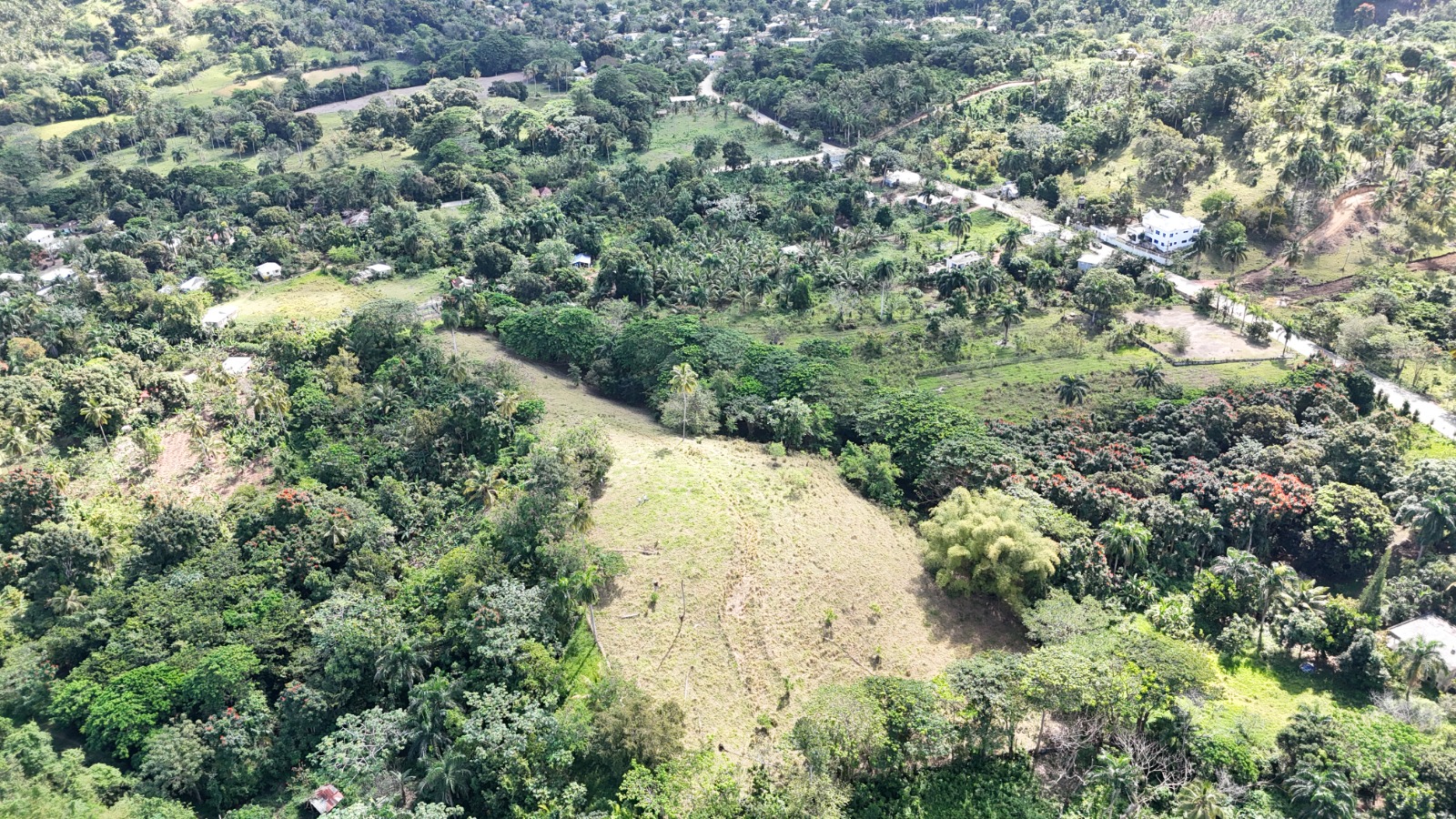 11,445 m² land located in El Limón, just 5 minutes by car from Playa Morón