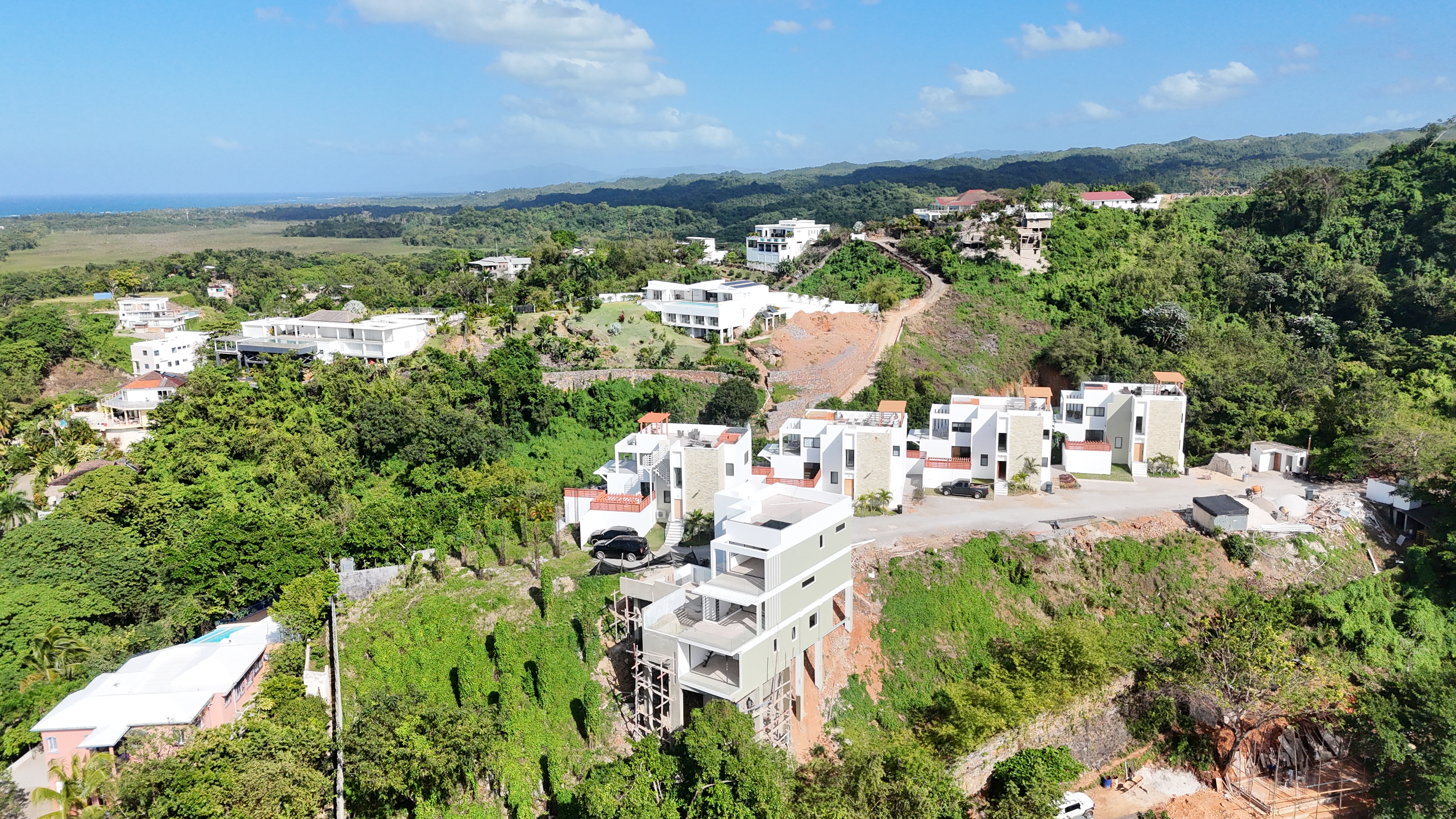 Exclusive residential project of 11 luxury villas in Las Terrenas, located on top of a hill just 600 meters from the beach and the town center.