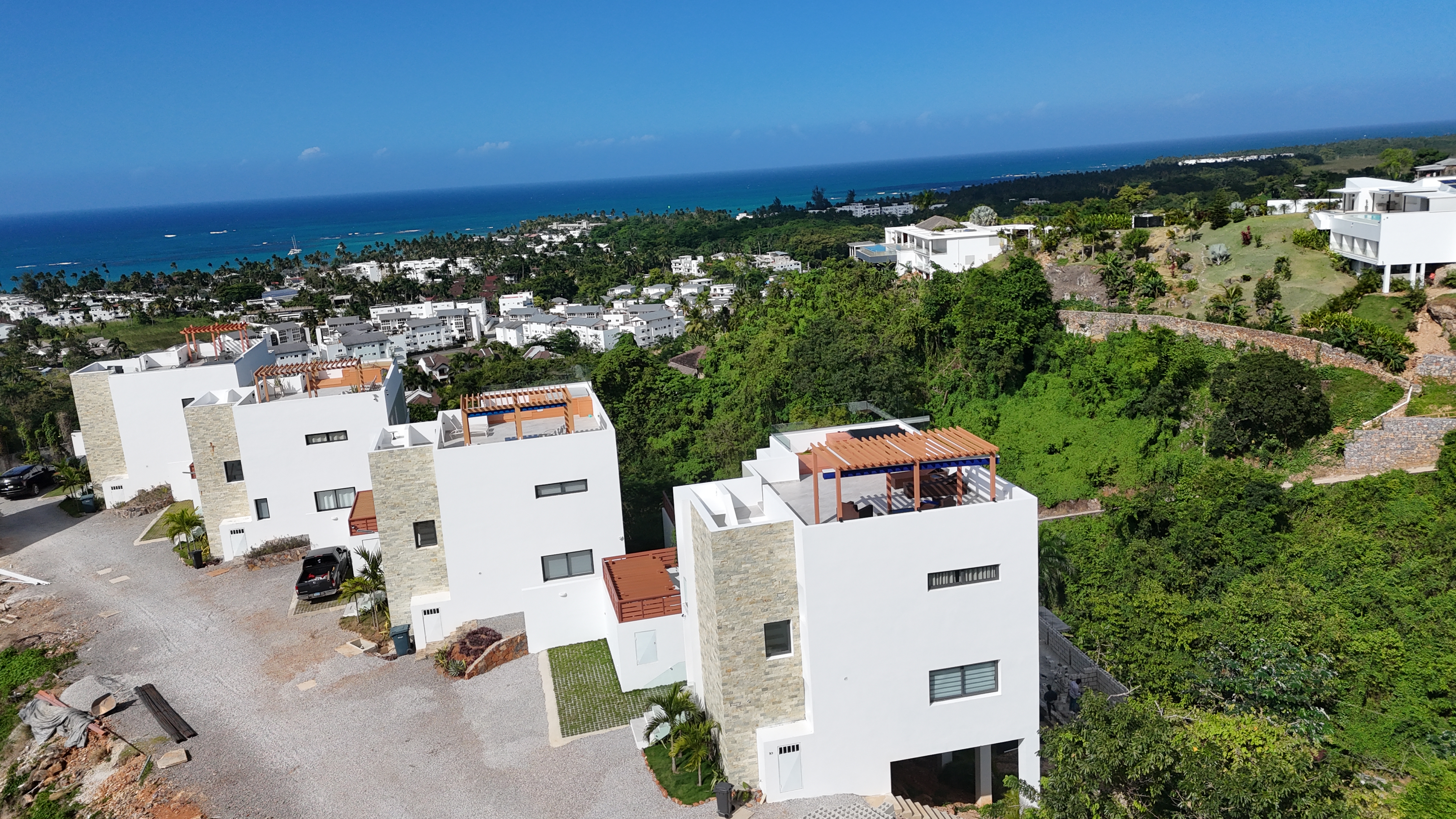 Exclusive residential project of 11 luxury villas in Las Terrenas, located on top of a hill just 600 meters from the beach and the town center.