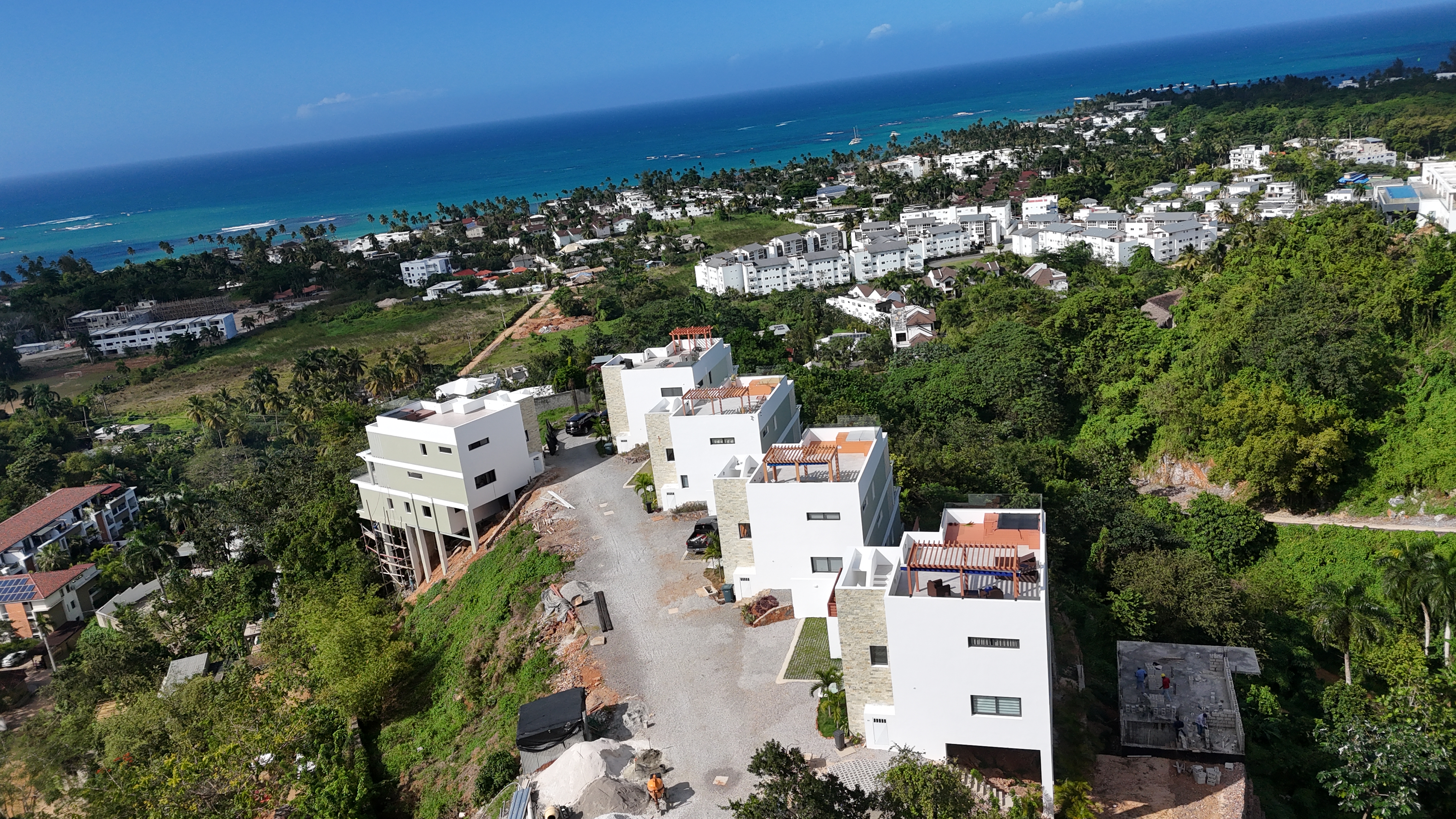 Exclusive residential project of 11 luxury villas in Las Terrenas, located on top of a hill just 600 meters from the beach and the town center.