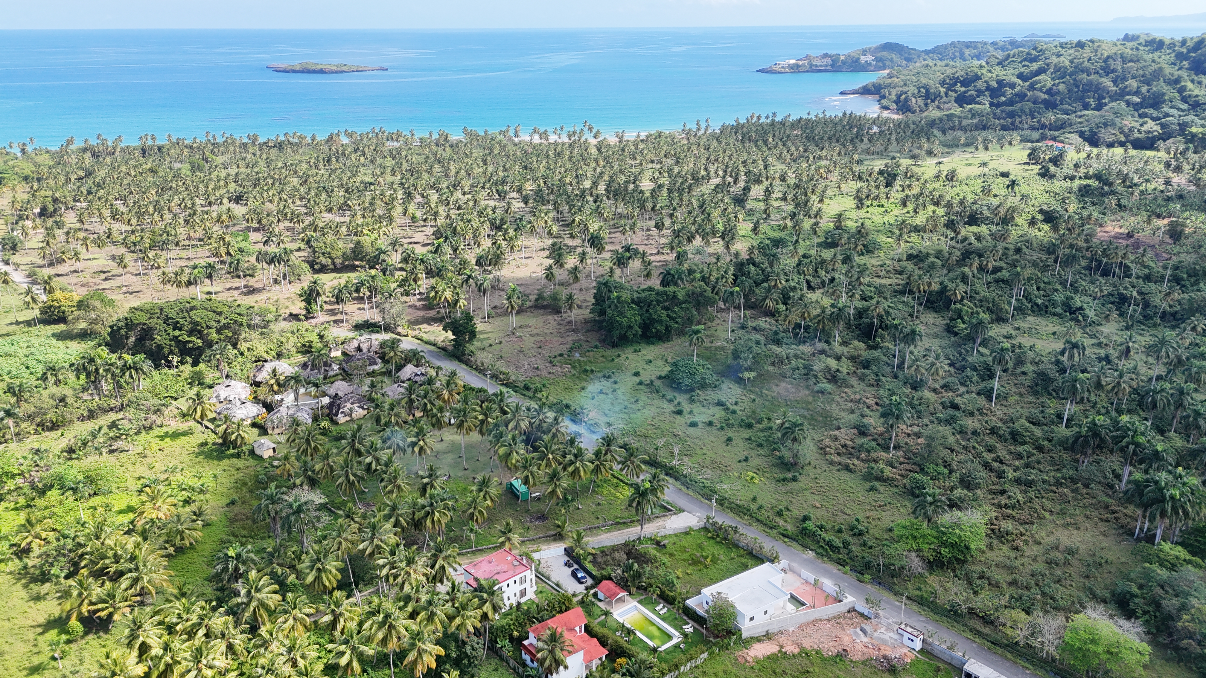 Two-Level House with Large Pool Just 340 Meters from El Limón Beach