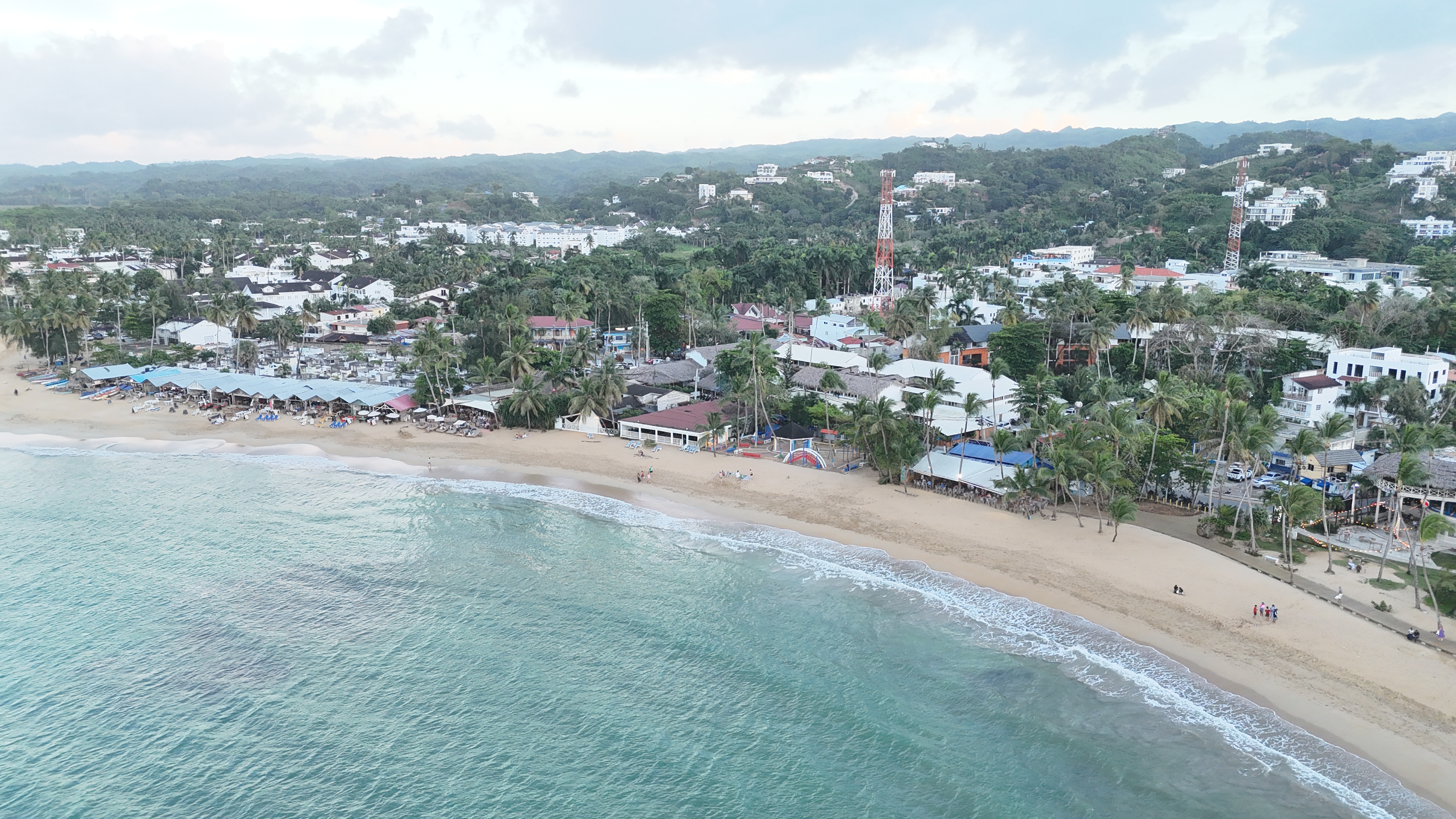 Comfortable Two-Level Home with Pool — Walking Distance to the Beach