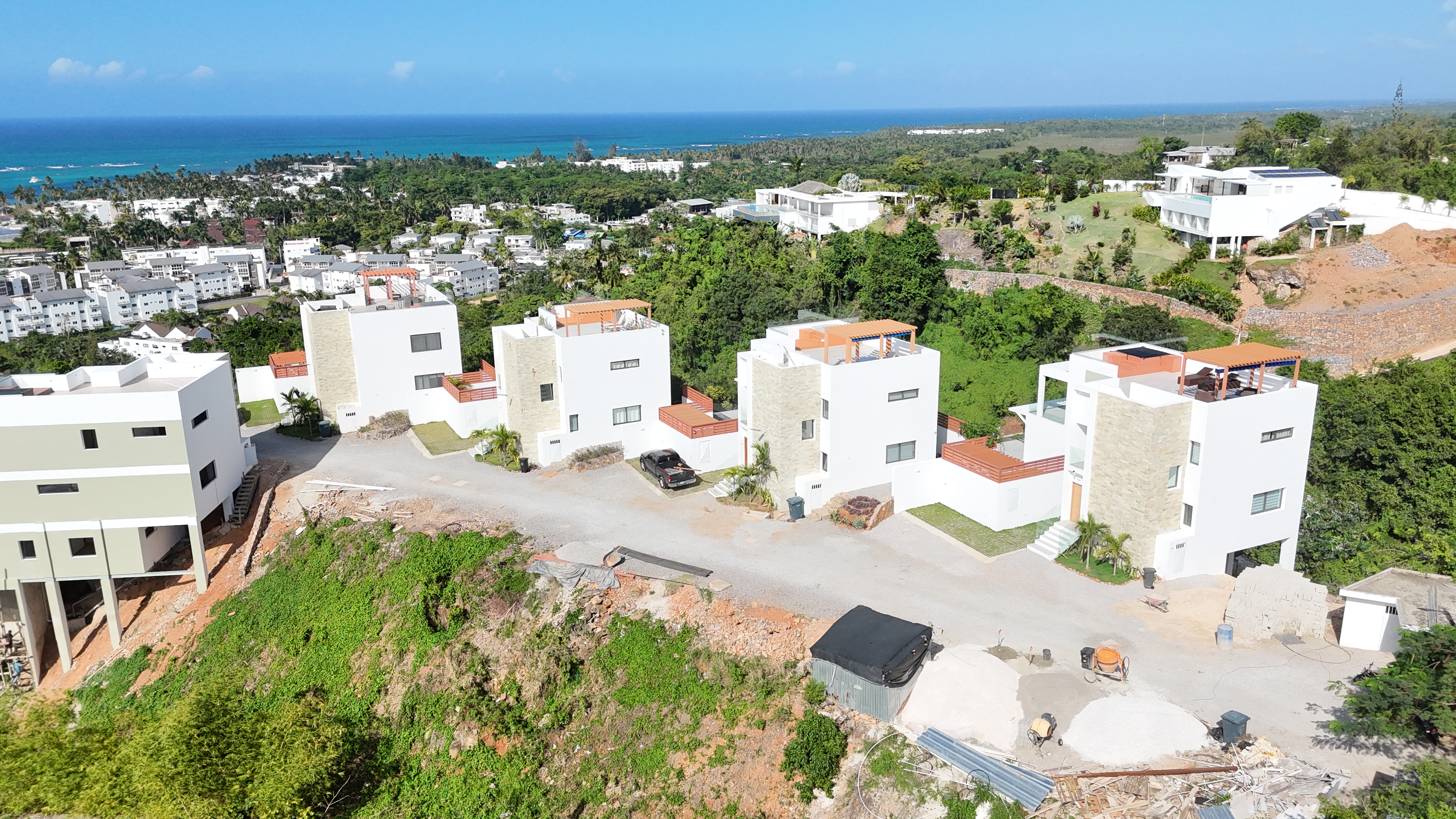 Exclusive residential project of 11 luxury villas in Las Terrenas, located on top of a hill just 600 meters from the beach and the town center.