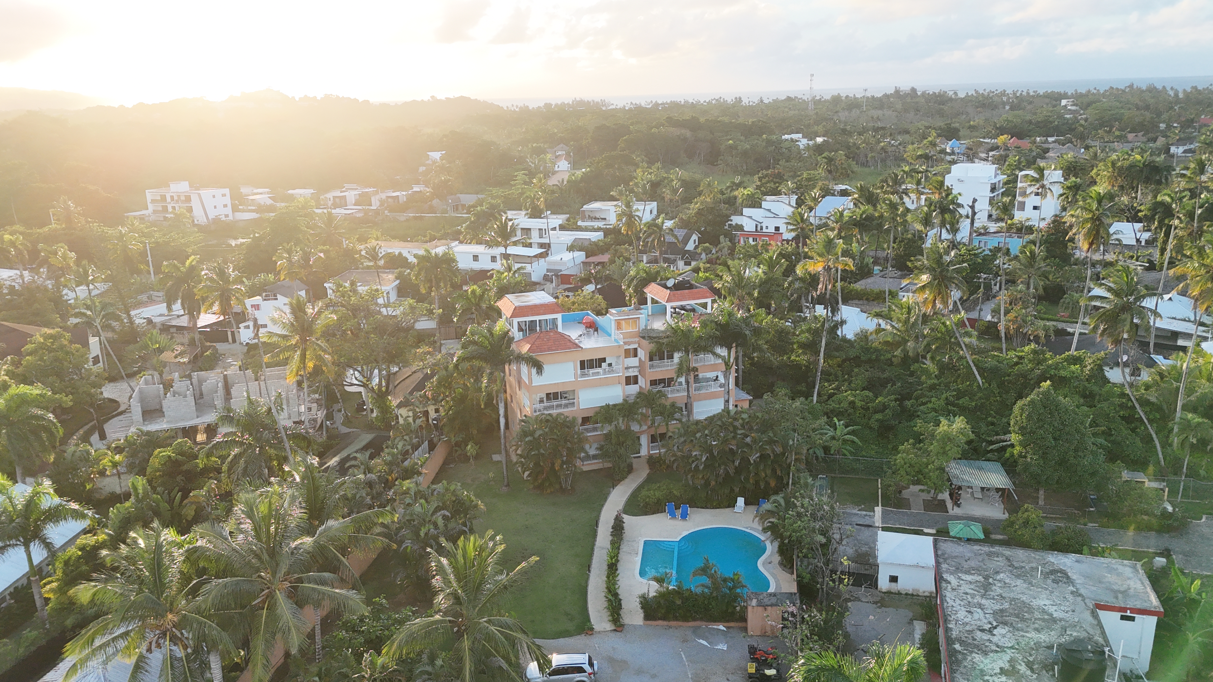 Comfortable Two-Level Home with Pool — Walking Distance to the Beach