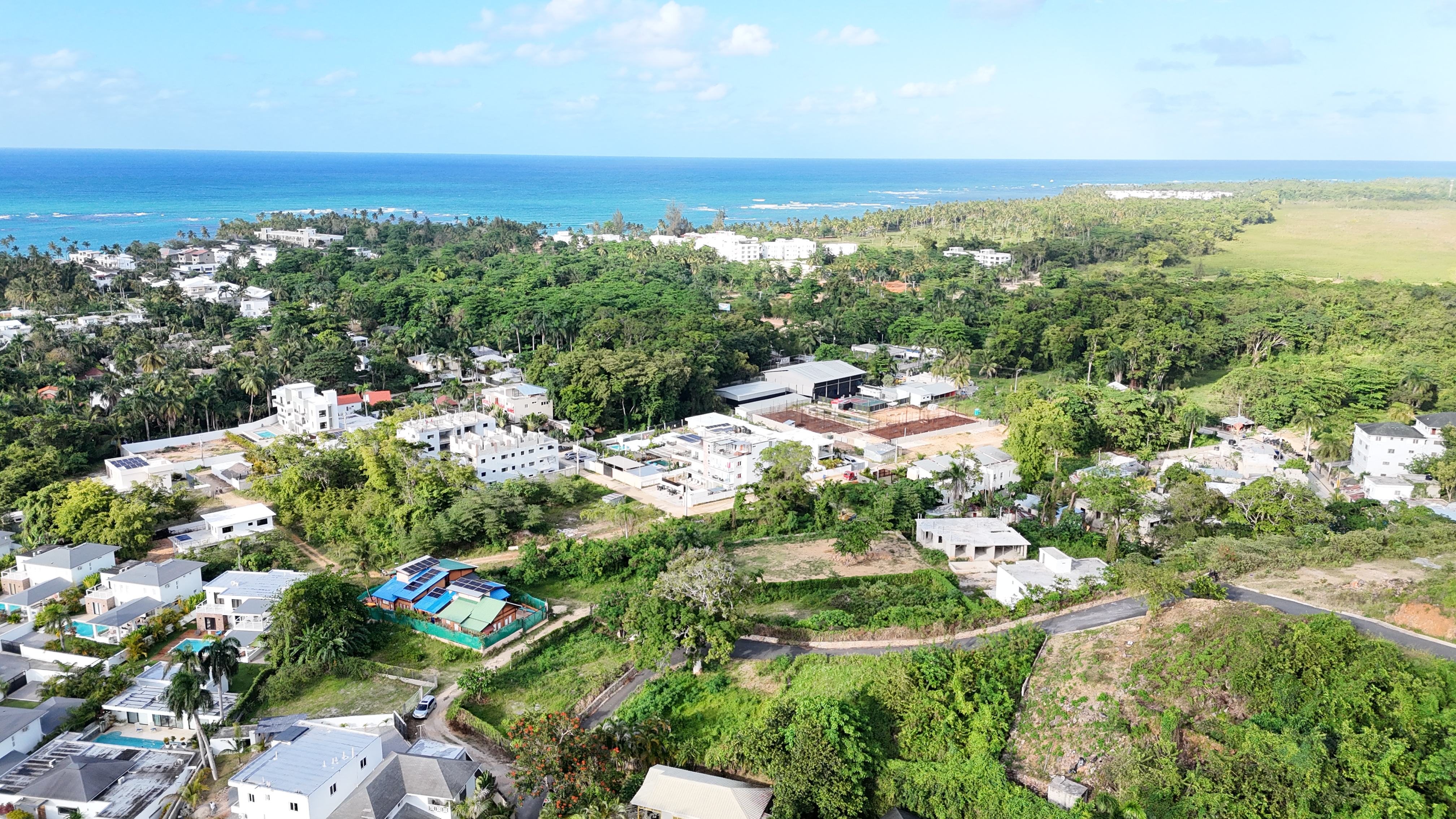 306 m² Ocean-view lot located in a fast-growing area.