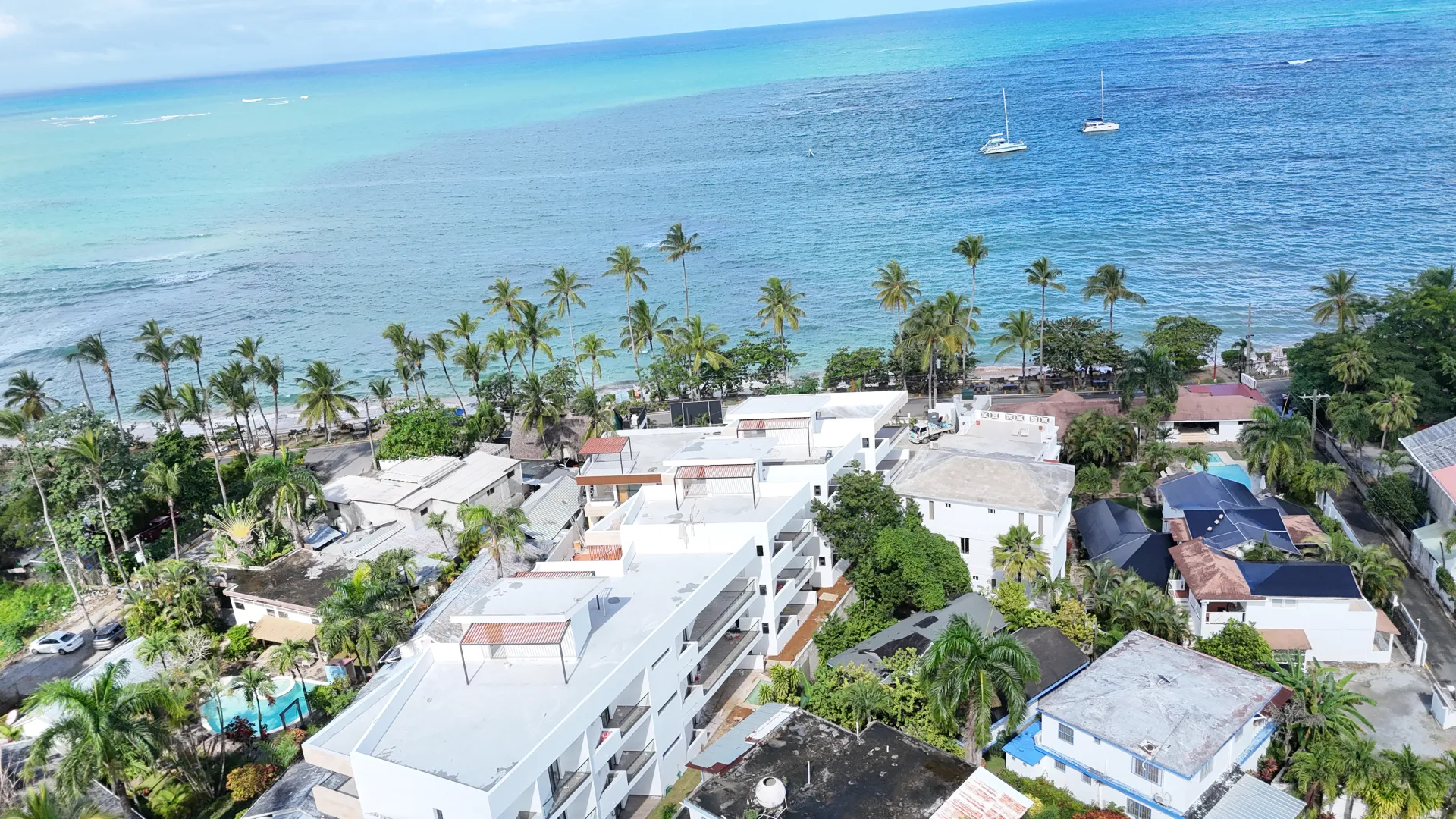 Beachfront Penthouse — Private Rooftop Living