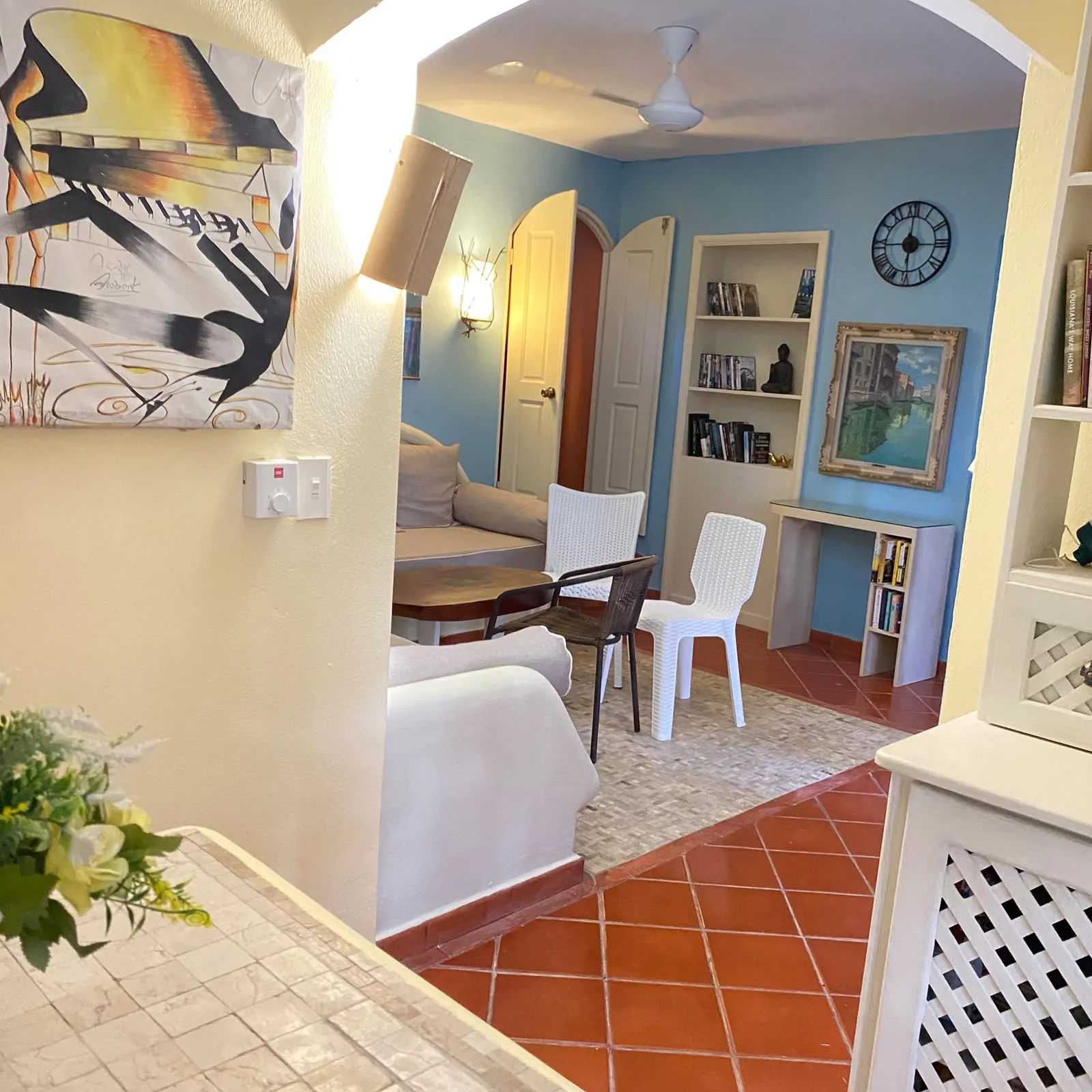 Exclusive Beachside Retreat: Fully Furnished Home with Private Bungalow Just Minutes from Playa Bonita