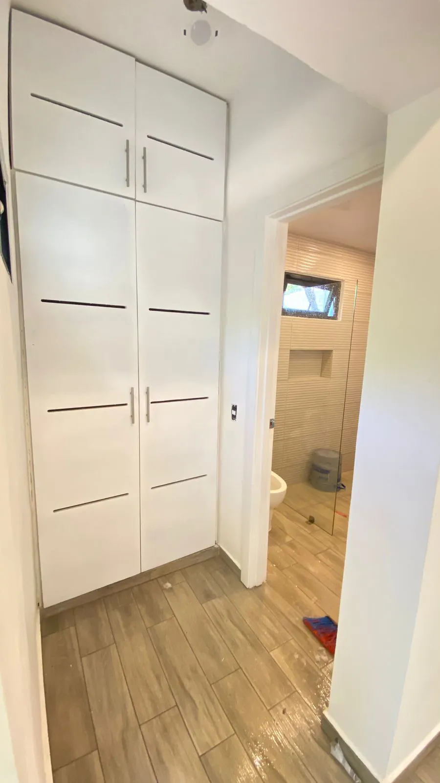 Two Unfurnished Apartments for Long-Term Rent – Comfortable Living Near the Beach