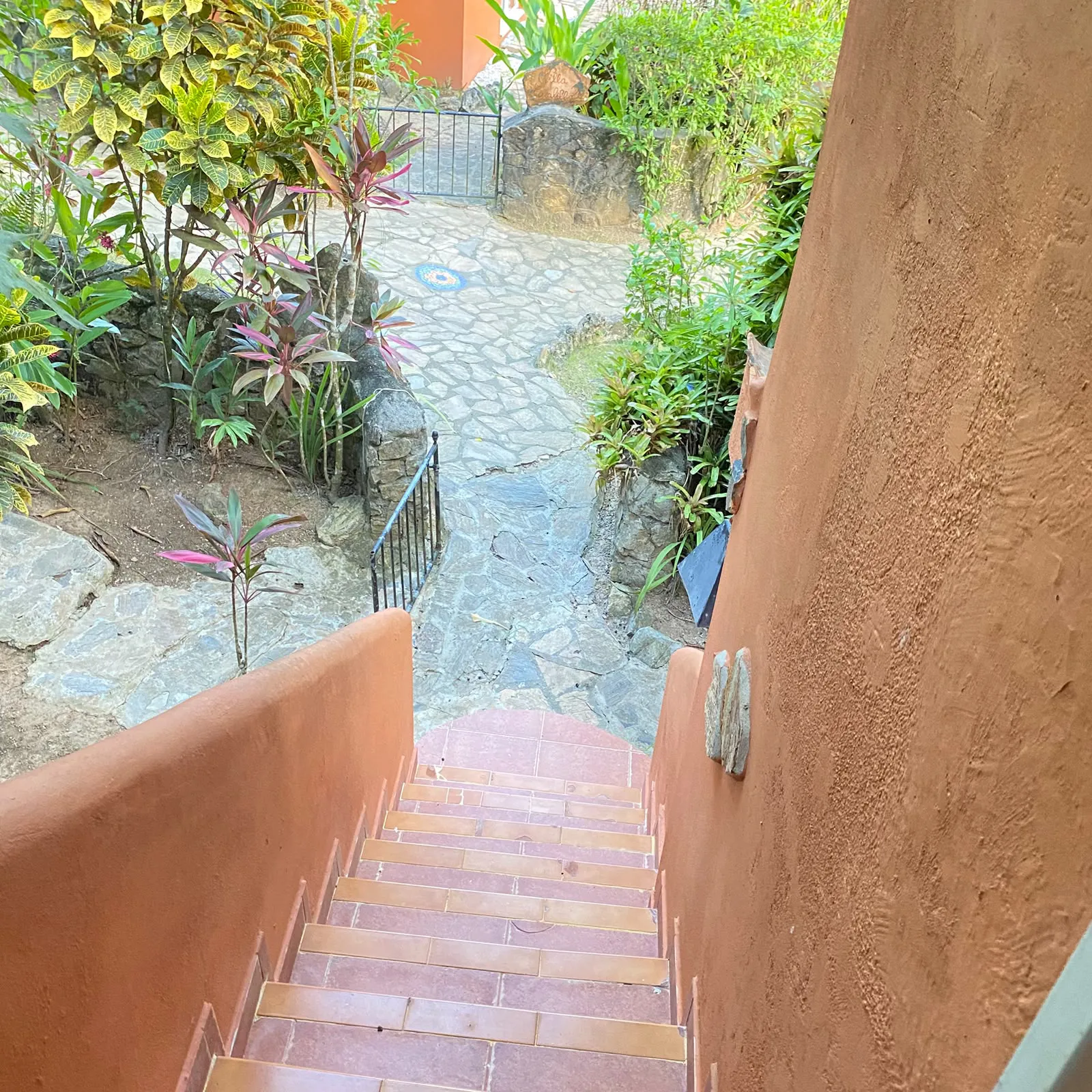 Exclusive Beachside Retreat: Fully Furnished Home with Private Bungalow Just Minutes from Playa Bonita