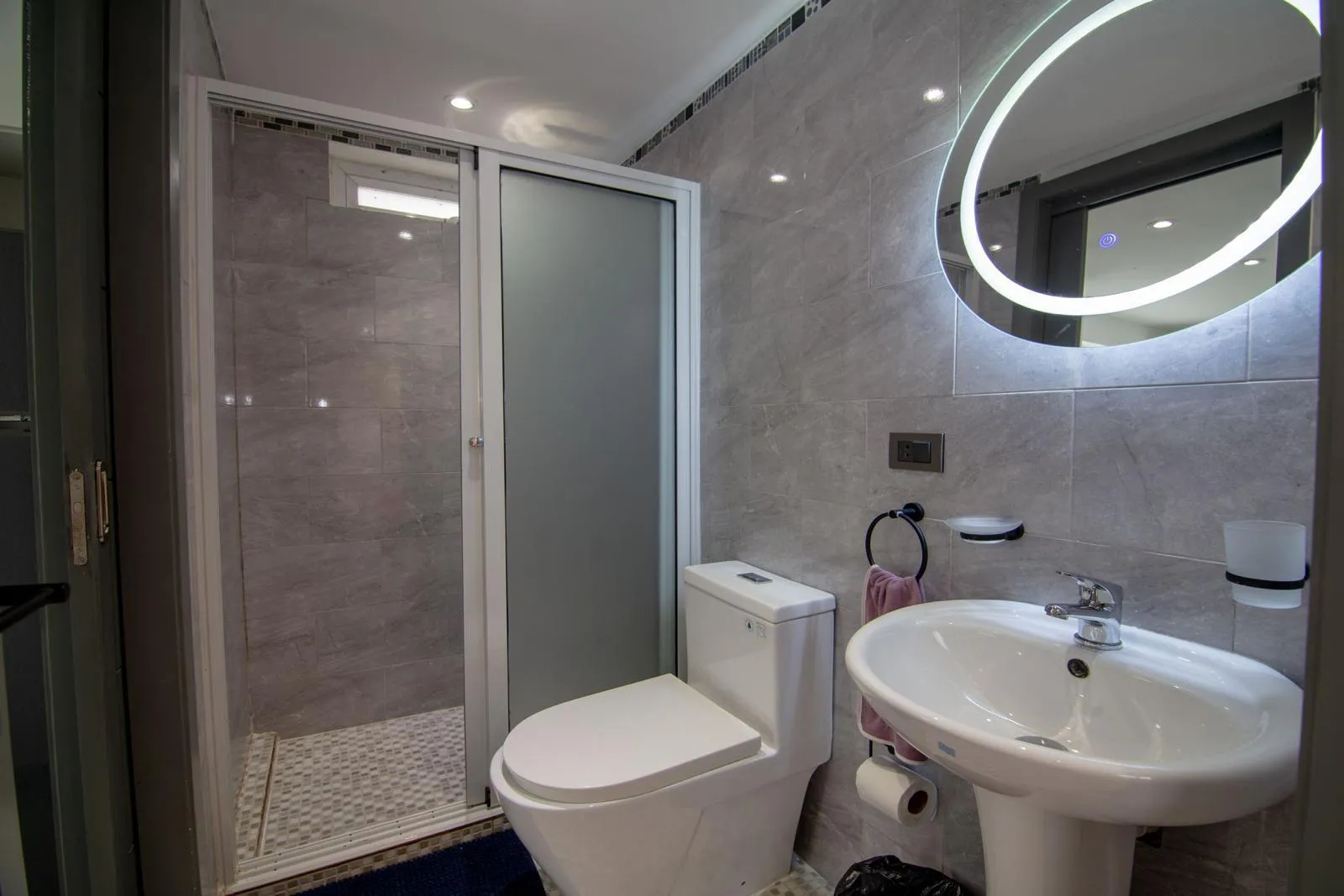 If you’re looking for something simple and very close to the beach