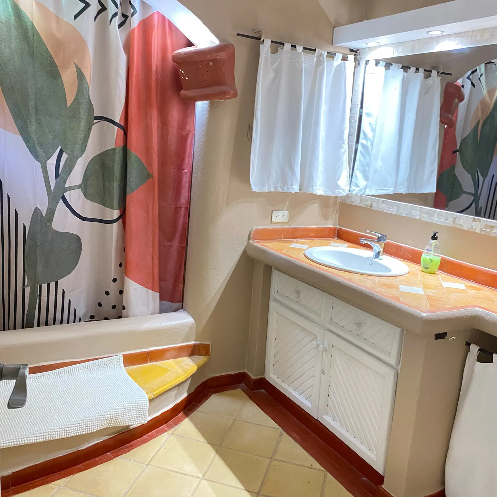 Exclusive Beachside Retreat: Fully Furnished Home with Private Bungalow Just Minutes from Playa Bonita