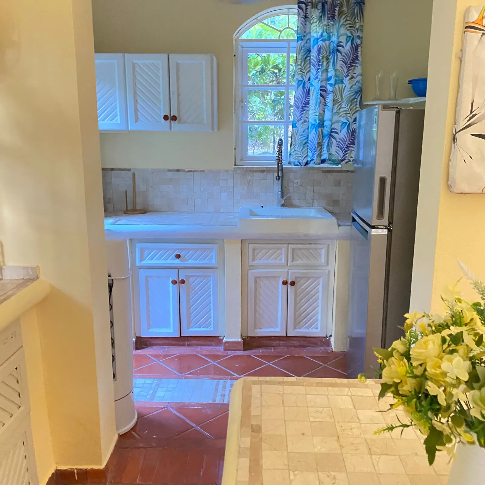 Exclusive Beachside Retreat: Fully Furnished Home with Private Bungalow Just Minutes from Playa Bonita