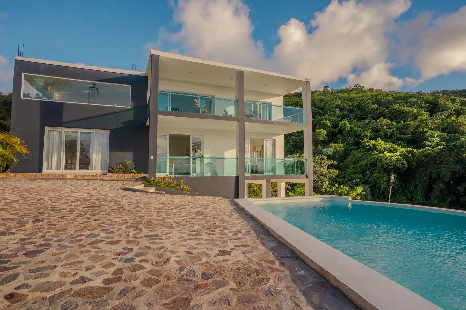 Hillside Villa with Panoramic Views of Playa Cosón | 350 m² Residence in Las Terrenas