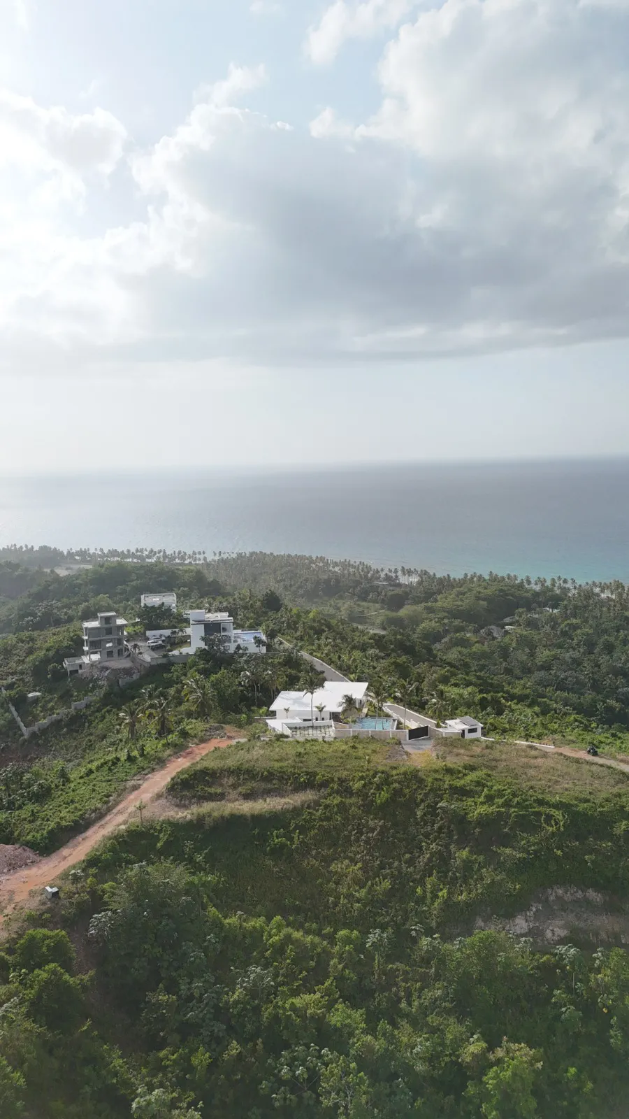 The Apex of Cosón Bay: Premium Eagle’s-Nest Lot with Supreme Panoramas