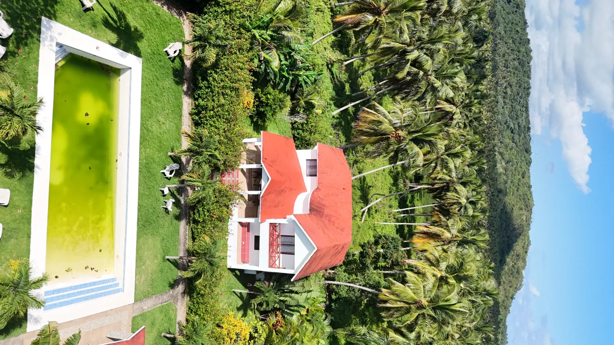 Two-Level House with Large Pool Just 340 Meters from El Limón Beach