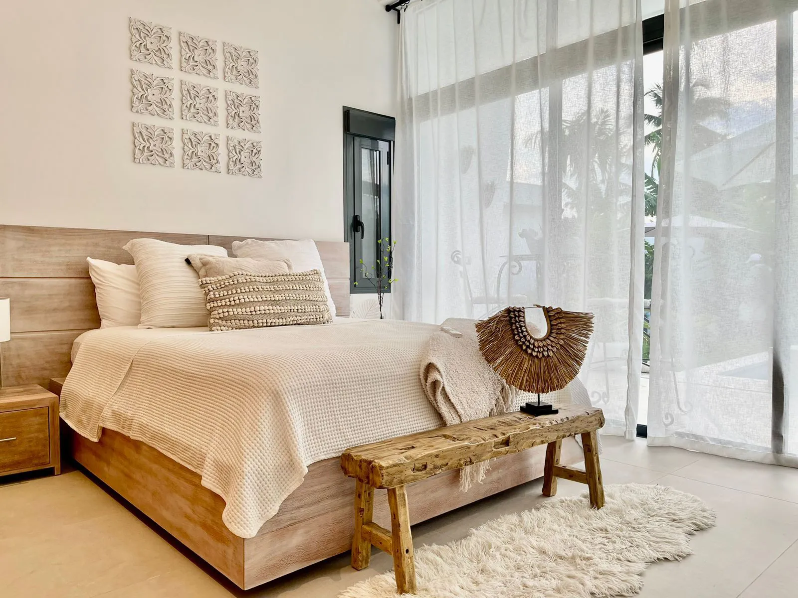 Villa de Lujo y Privacidad Absoluta a Pasos de Playa Punta Popy LAS TERRENAS,  $640 USD / noche.