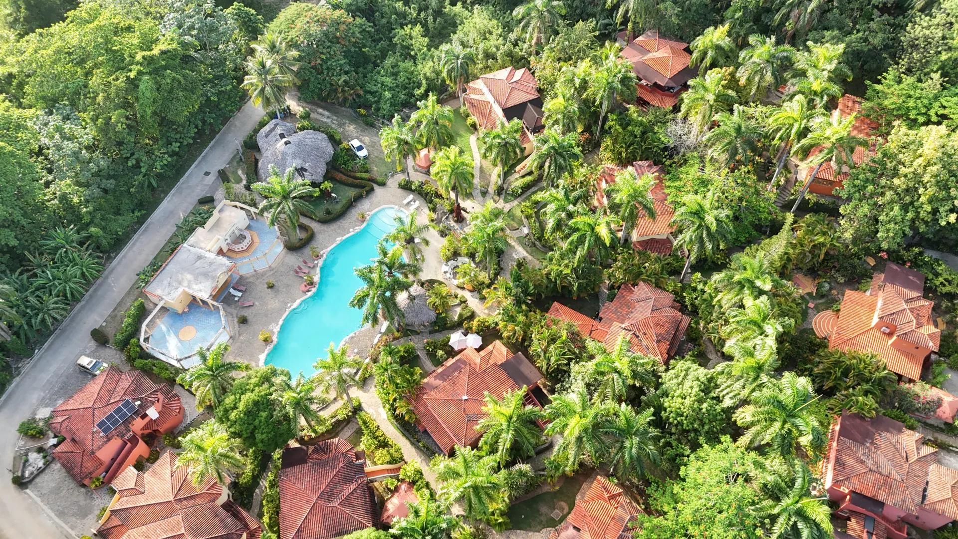 Exclusive Beachside Retreat: Fully Furnished Home with Private Bungalow Just Minutes from Playa Bonita