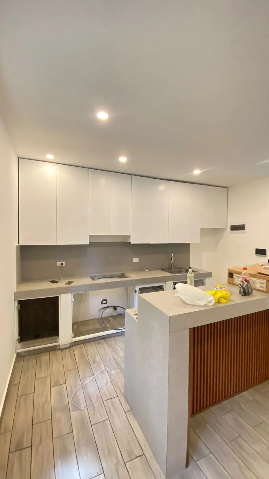 Two Unfurnished Apartments for Long-Term Rent – Comfortable Living Near the Beach