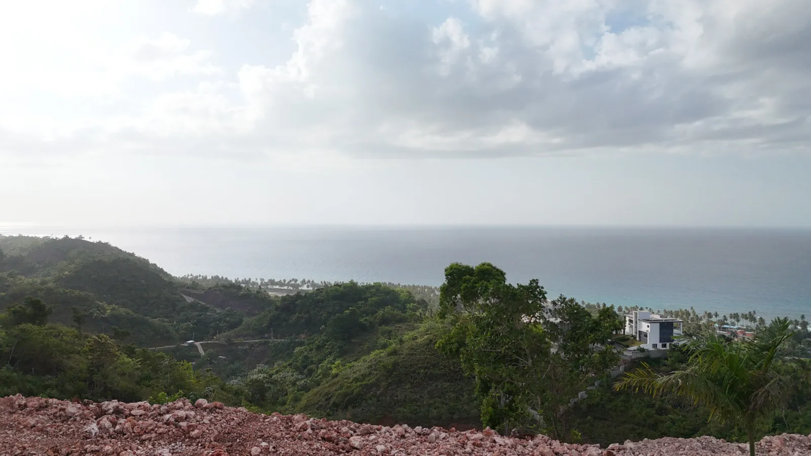 The Apex of Cosón Bay: Premium Eagle’s-Nest Lot with Supreme Panoramas