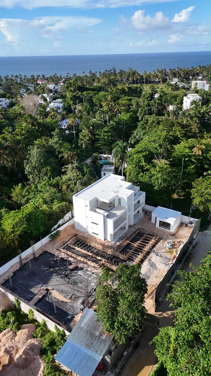 Your ideal seaside retreat in Playa Ballena is just one step away from becoming reality