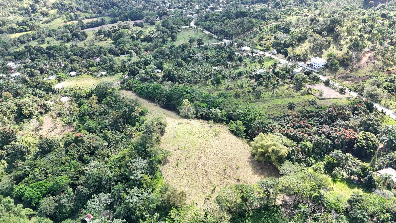 11,445 m² land located in El Limón, just 5 minutes by car from Playa Morón