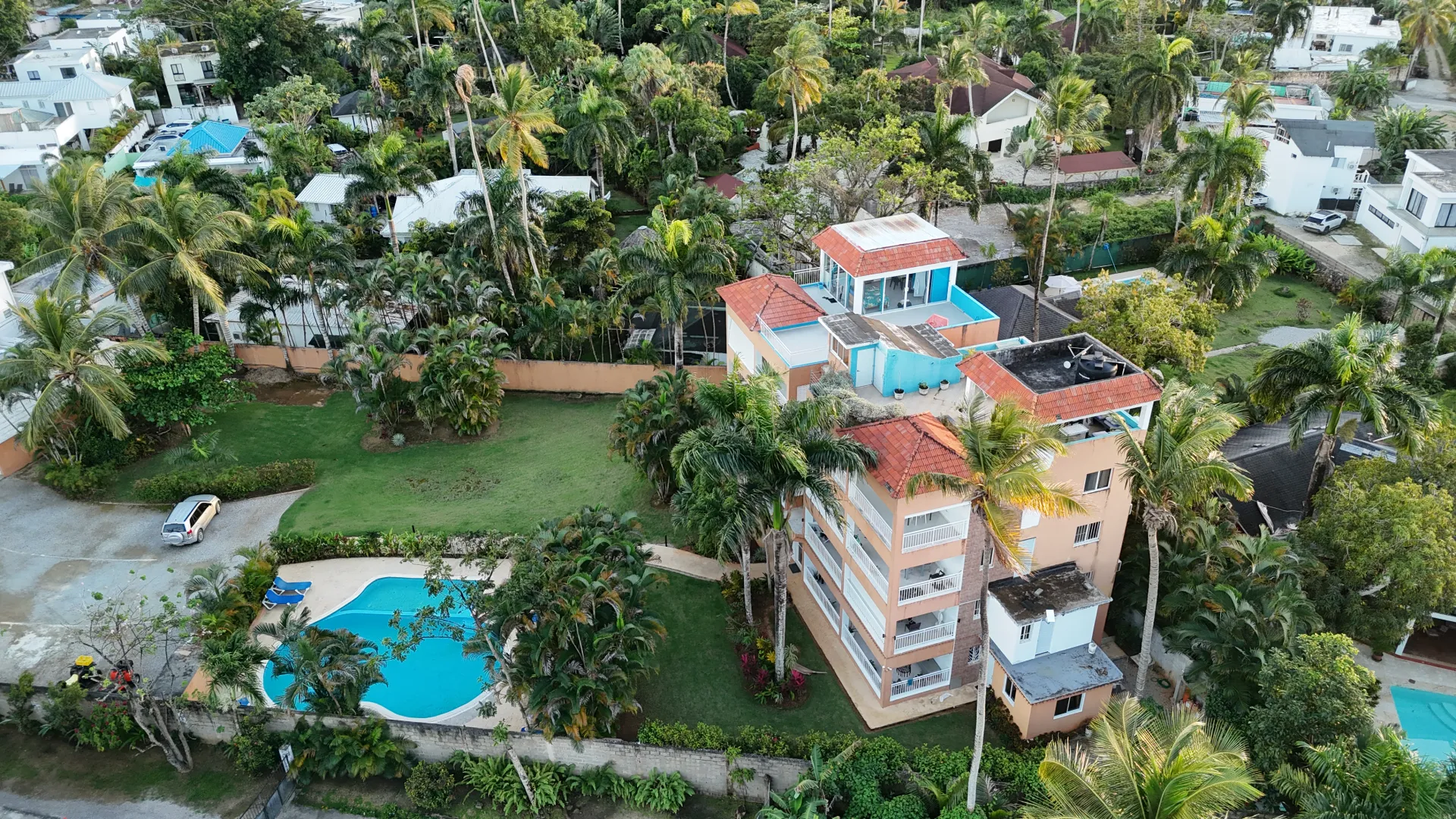 Comfortable Two-Level Home with Pool — Walking Distance to the Beach