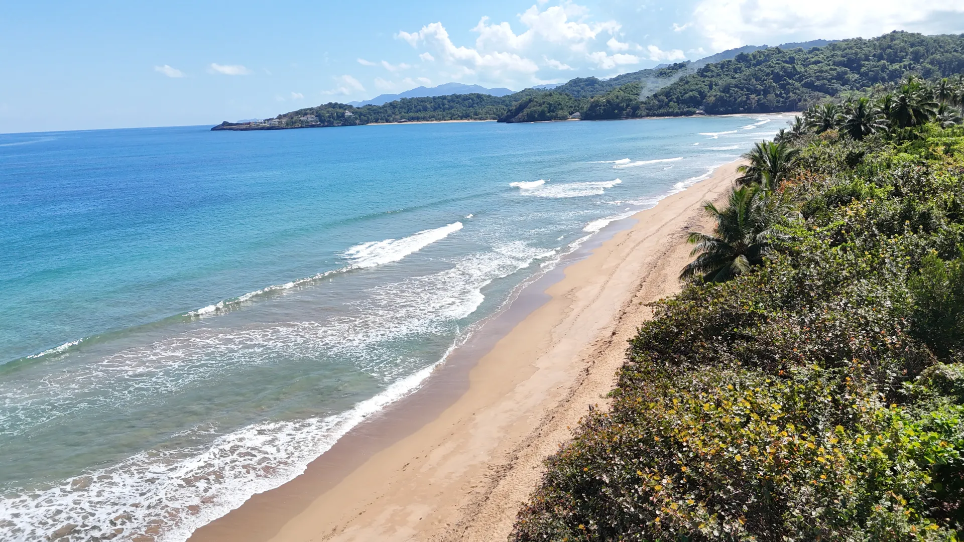 Two-Level House with Large Pool Just 340 Meters from El Limón Beach