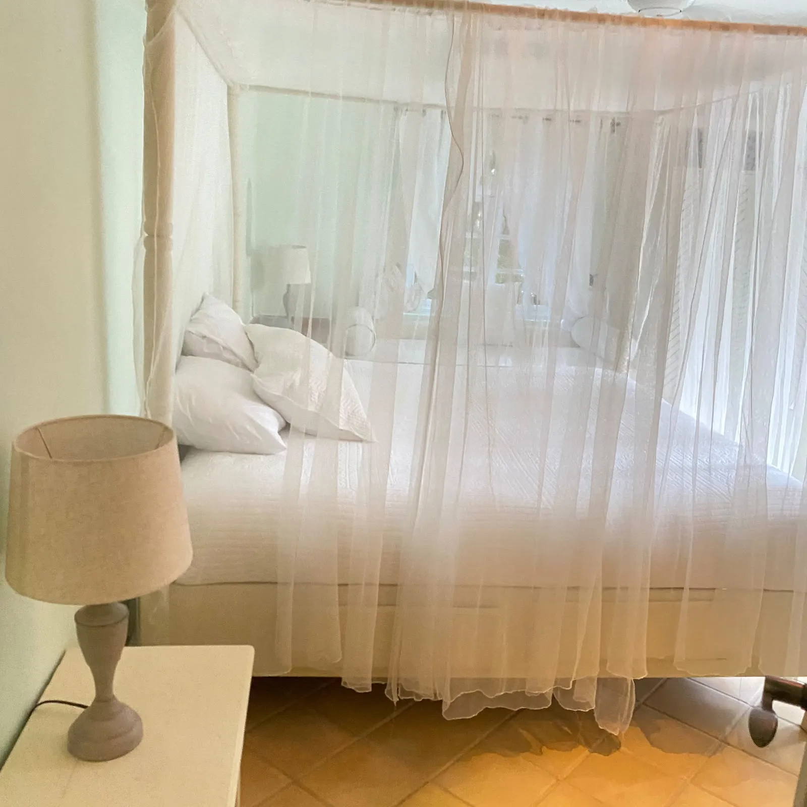 Exclusive Beachside Retreat: Fully Furnished Home with Private Bungalow Just Minutes from Playa Bonita