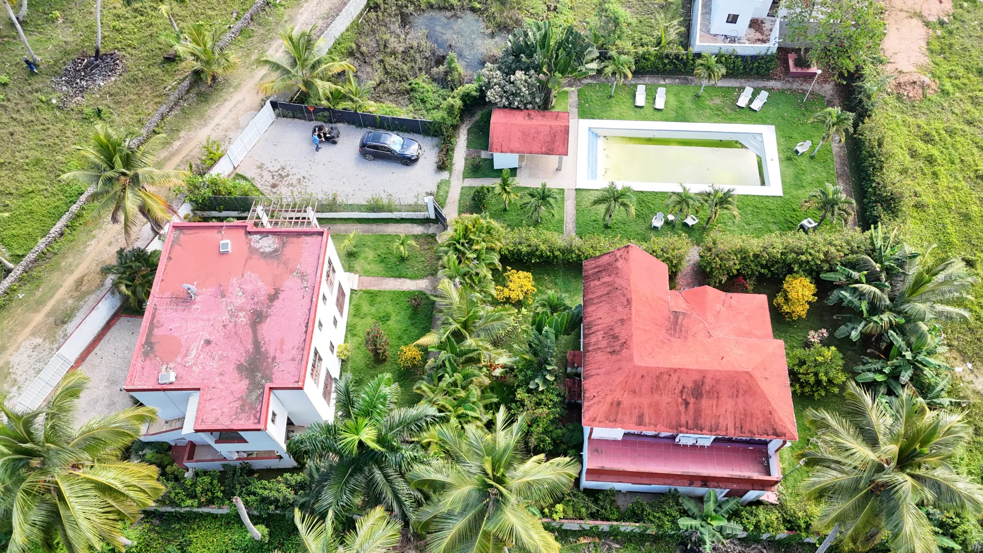 House Just 2 Minutes from the Beach – Two Independent Apartments