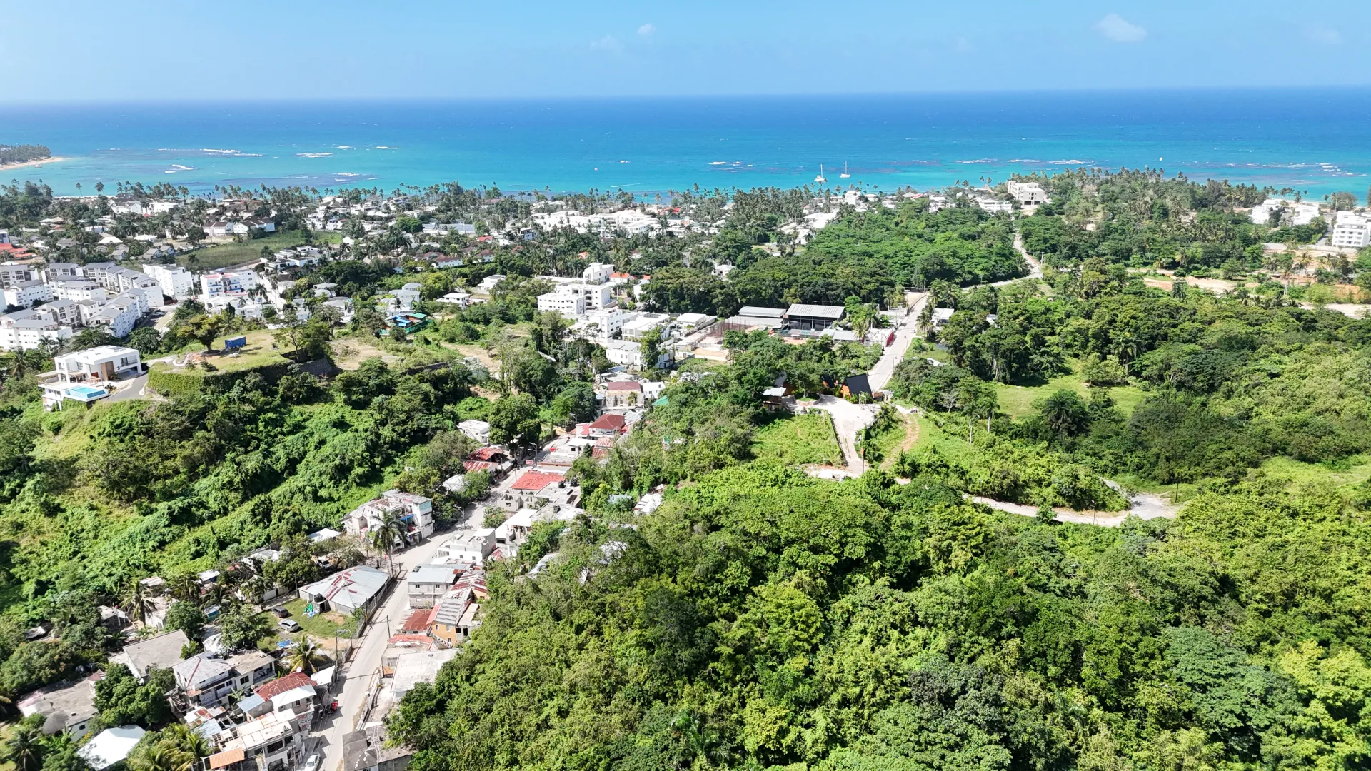 Two-Bedroom Apartment in a Private Gated Community — Just 5 Minutes from the Beach